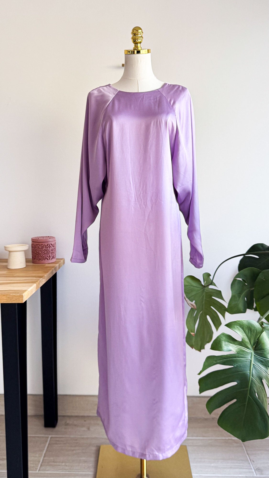 Robe H&M lila satin XS manches chauve-souris neuve