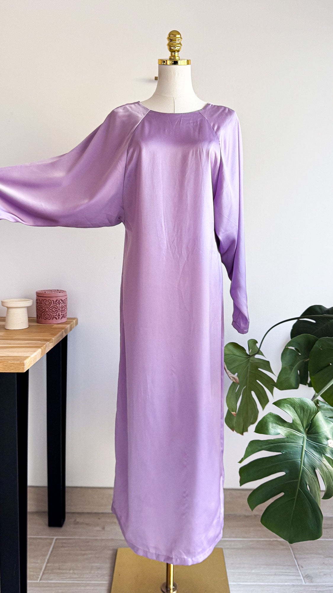 Robe H&M lila satin XS manches chauve-souris neuve