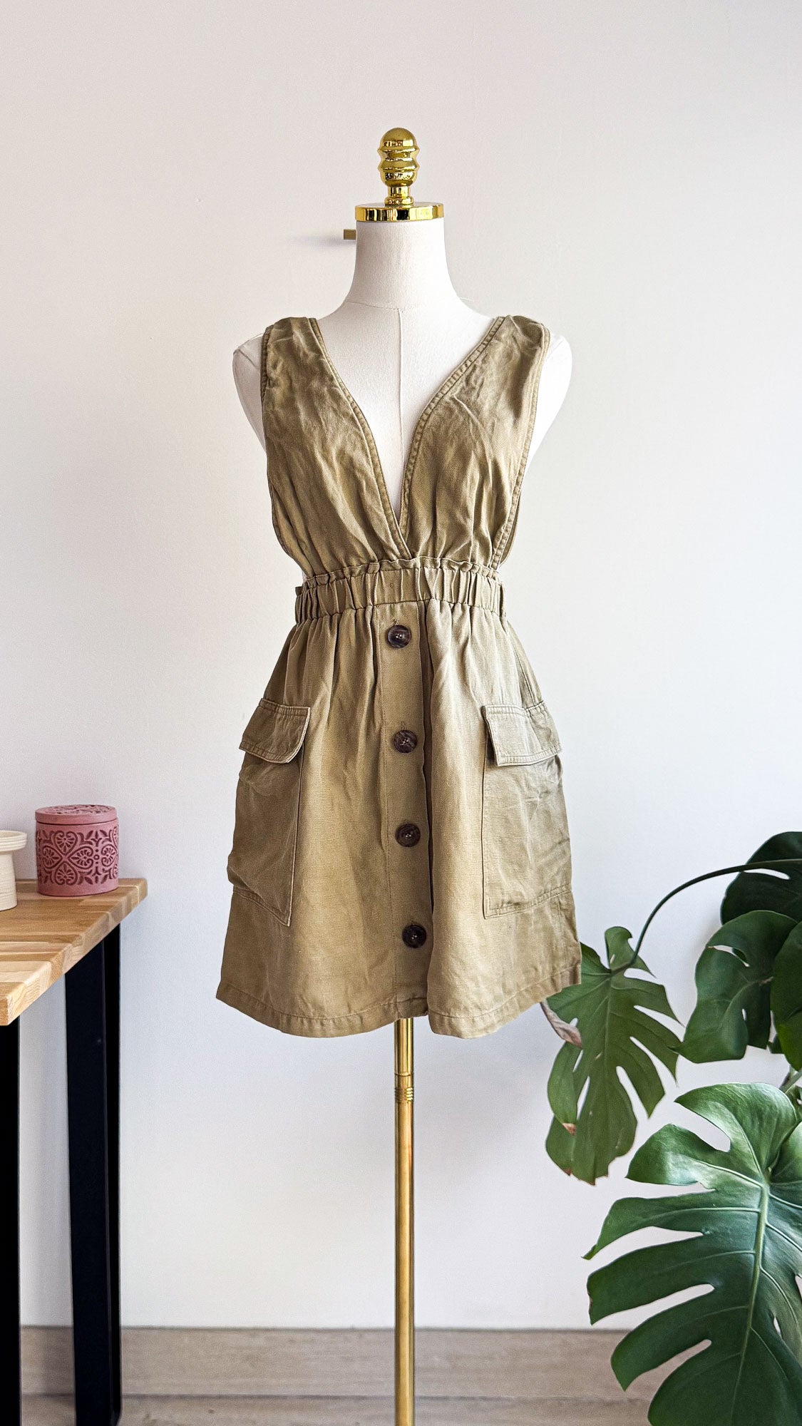 Robe salopette Zara lin beige S col V élastique boutons