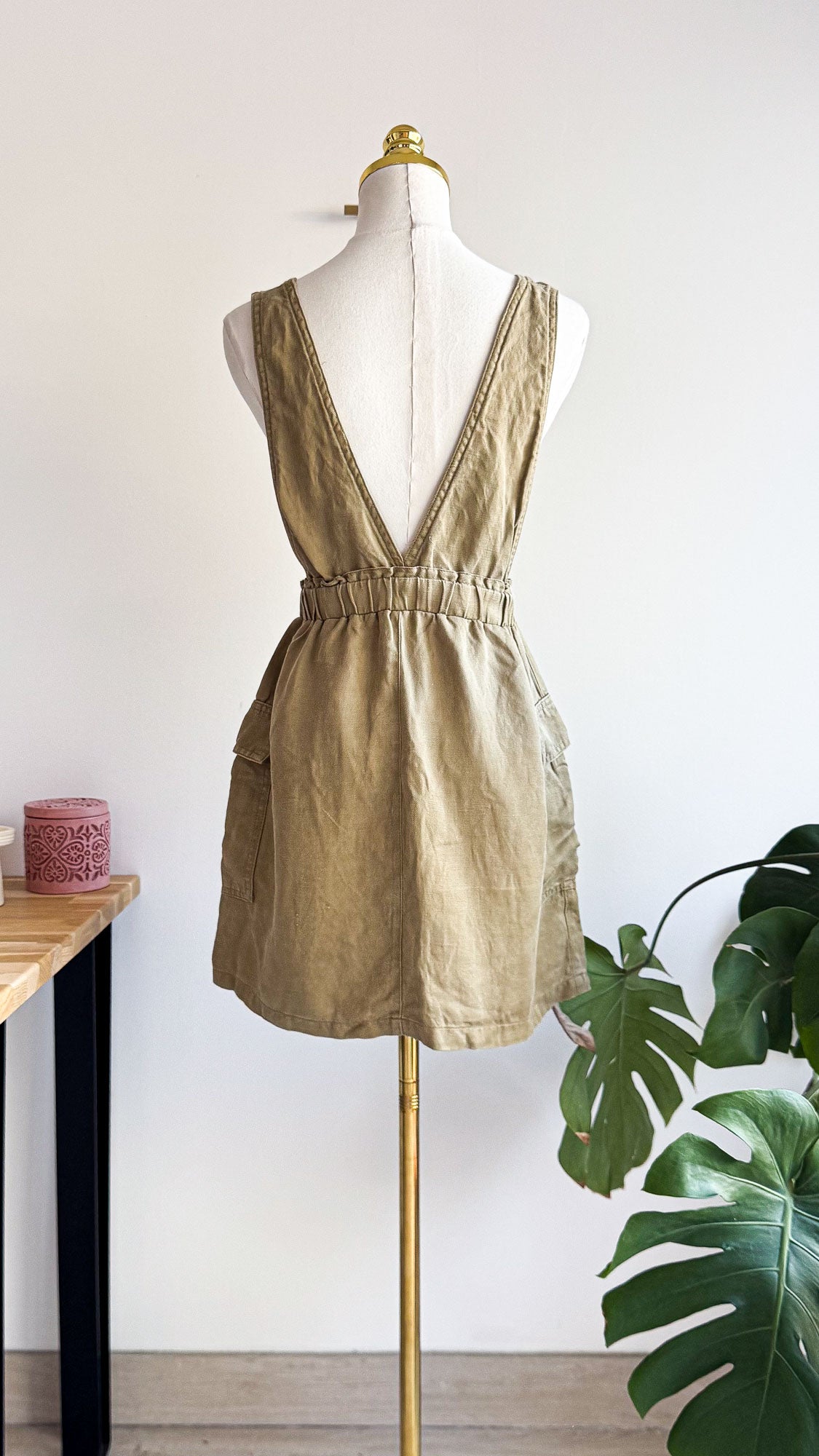 Robe salopette Zara lin beige S col V élastique boutons