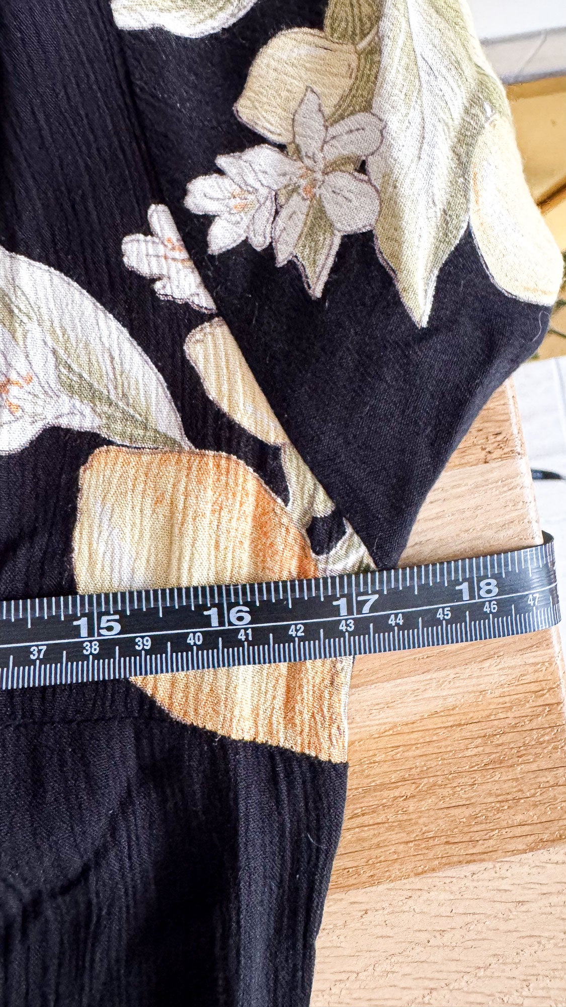 Robe ASOS noire citrons fleurs T34 nœud manches courtes
