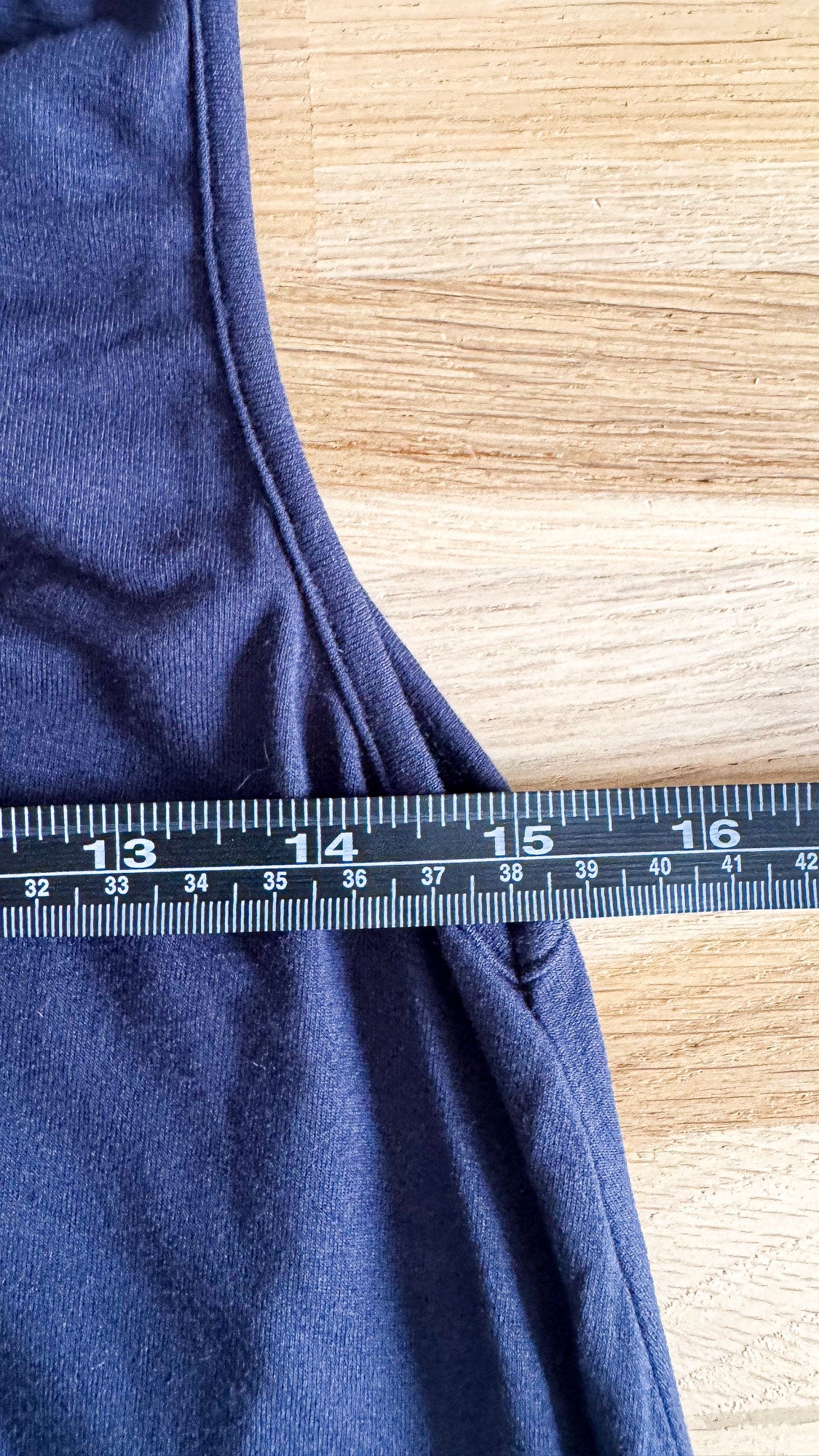 Robe ASOS bleu marine T36 col lavallière trapèze midi