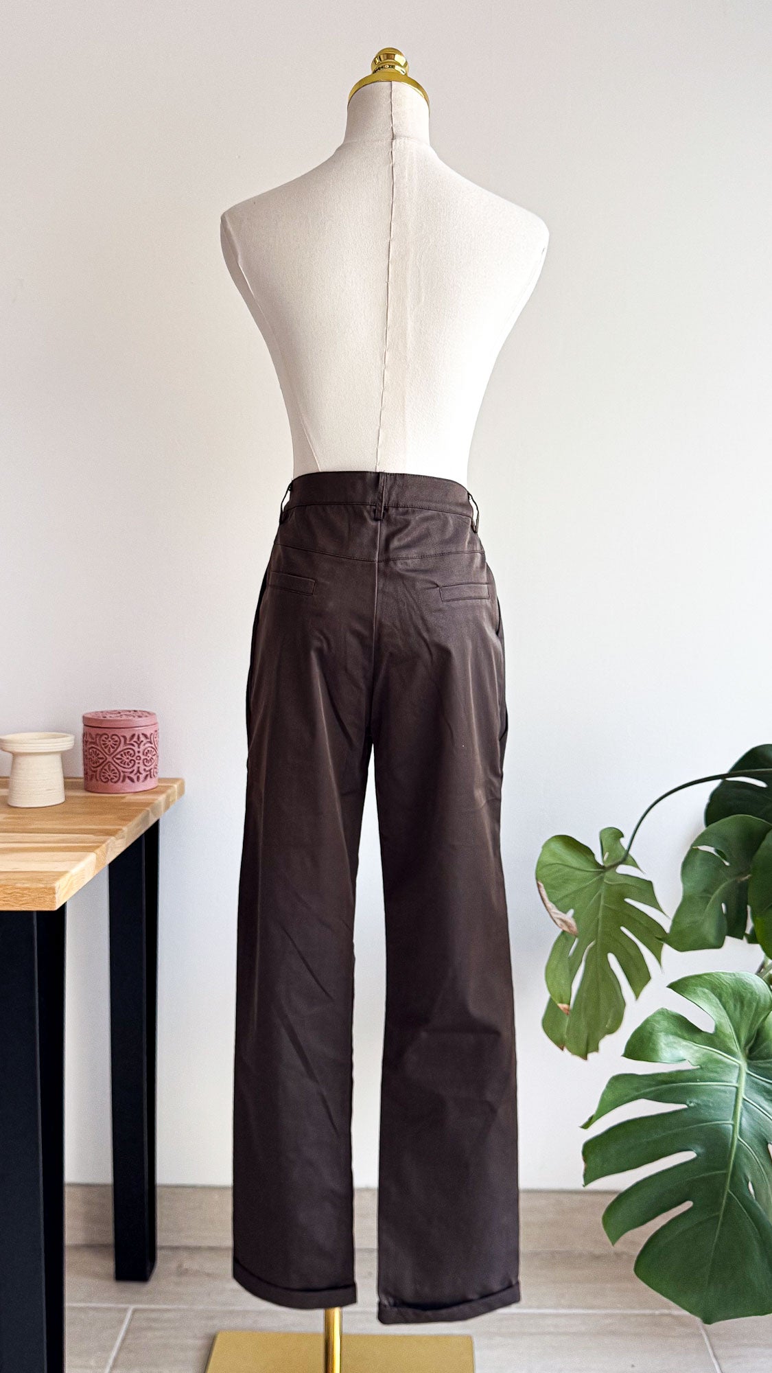 Pantalon marron satiné taille haute XL (petit) - Freesia