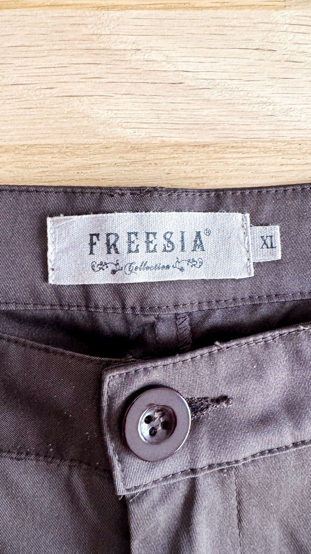 Pantalon marron satiné taille haute XL (petit) - Freesia