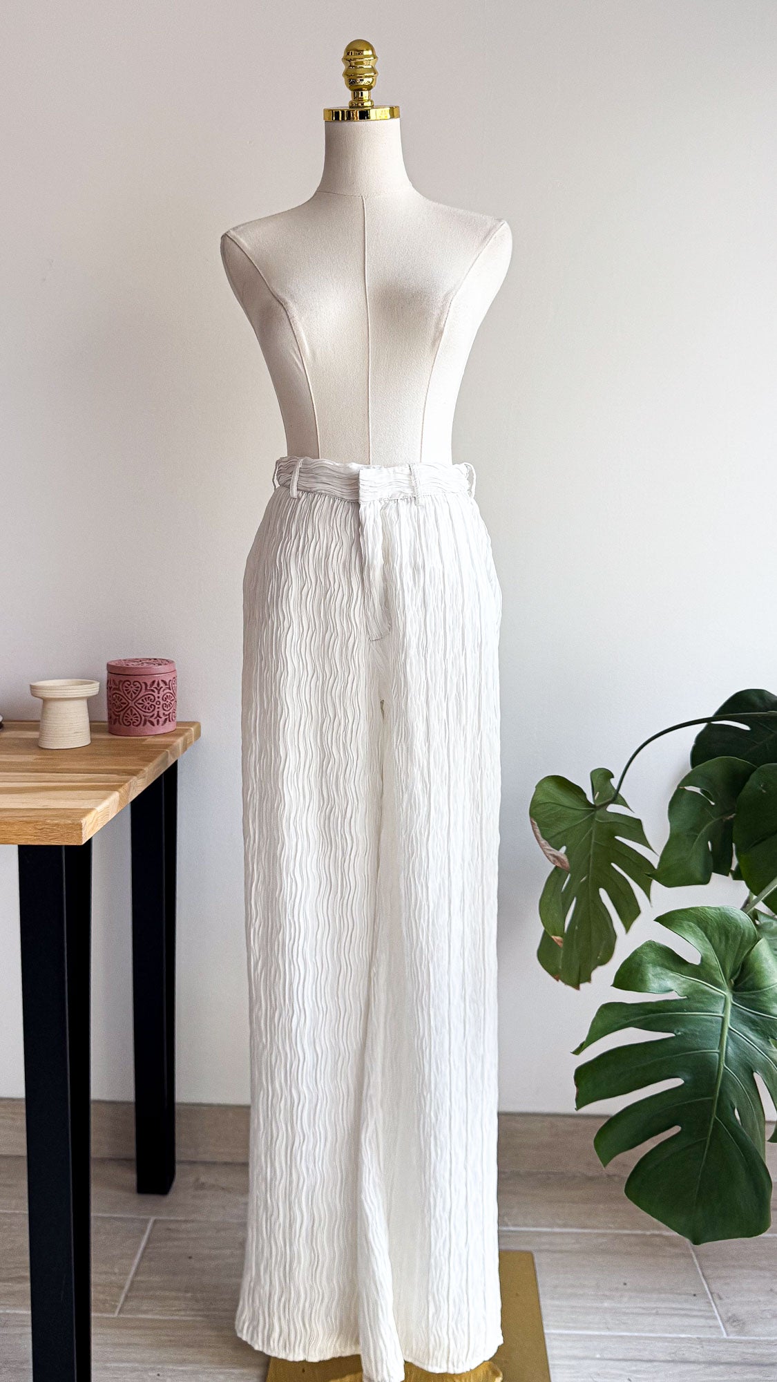 Pantalon blanc texturé large 34 - Angelina Blick x NA-KD