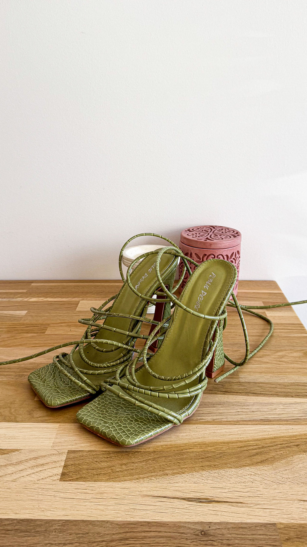 Sandales vertes lacets croco 9 (40) - Public Desire