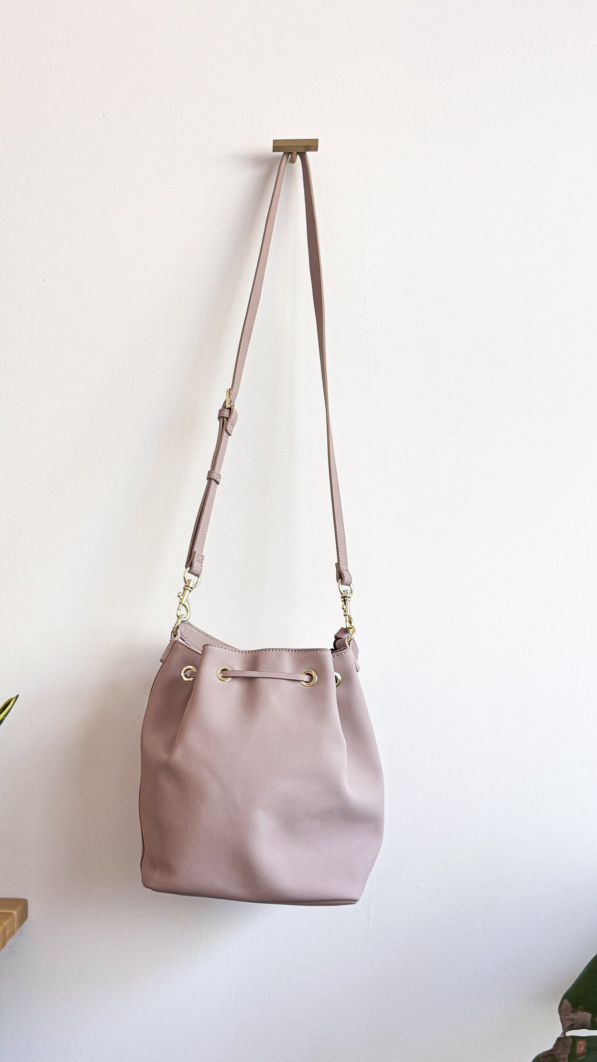 Sac seau Guess rose poudré bandoulière neuf