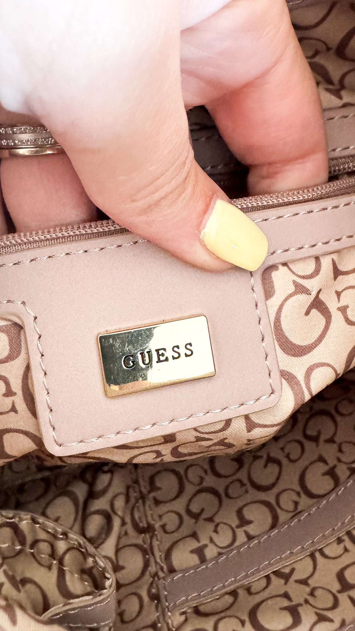 Sac seau Guess rose poudré bandoulière neuf