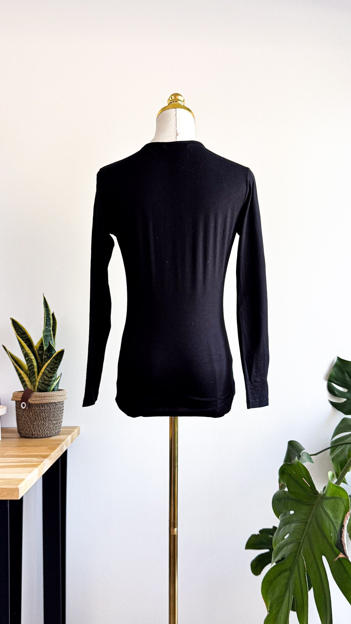 Haut noir Caroll strass manches longues doux taille 38
