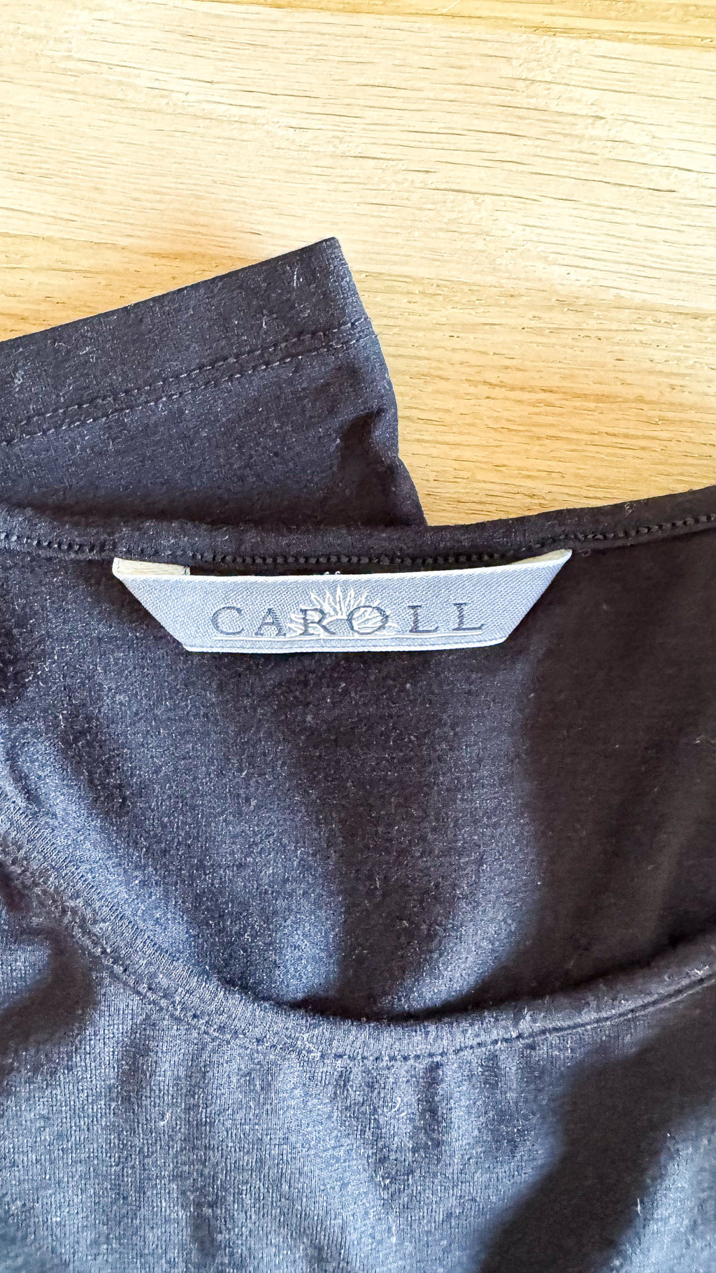Haut noir Caroll strass manches longues doux taille 38