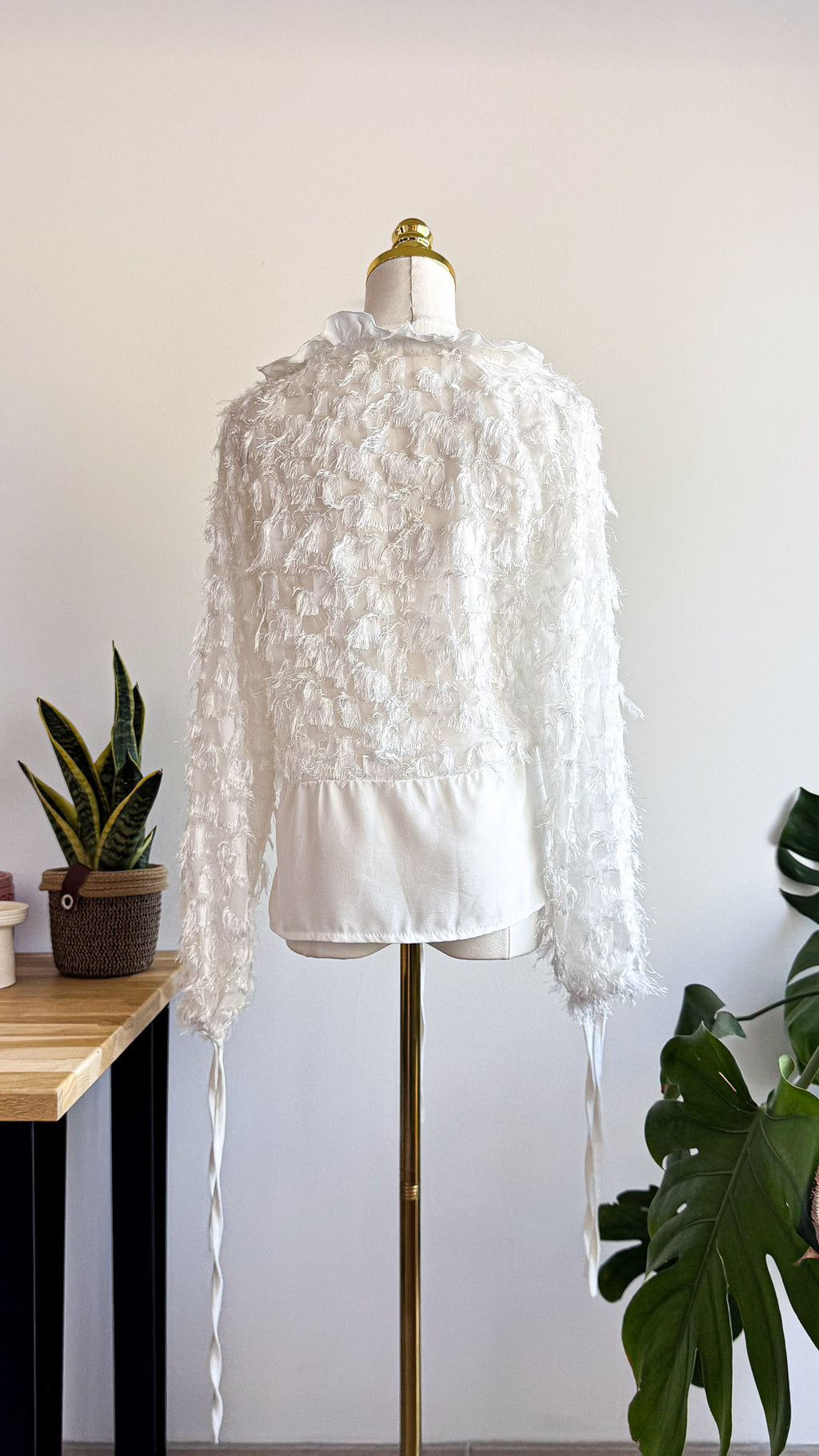 Blouse blanche bohème effet plume manches longues taille M