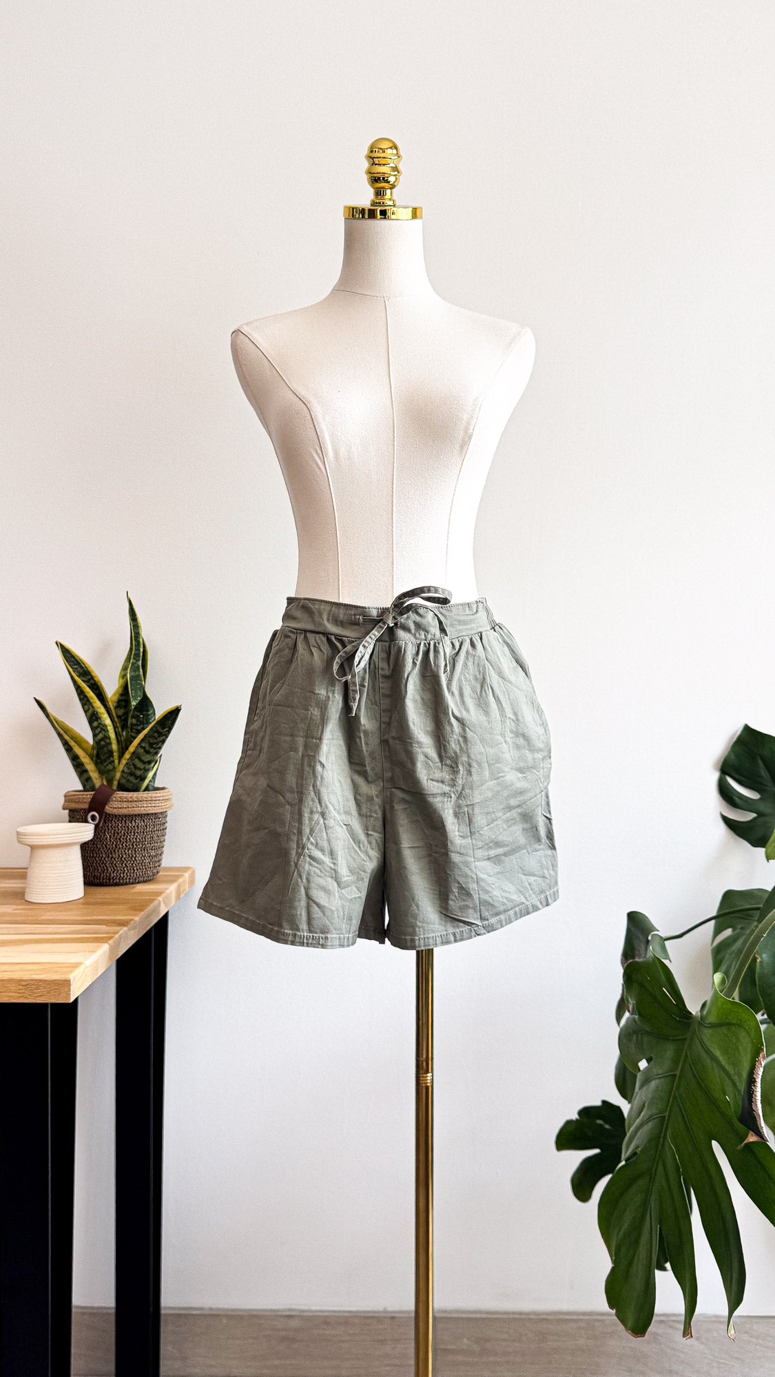 Short kaki fluide cordon taille haute 38 - In Extenso