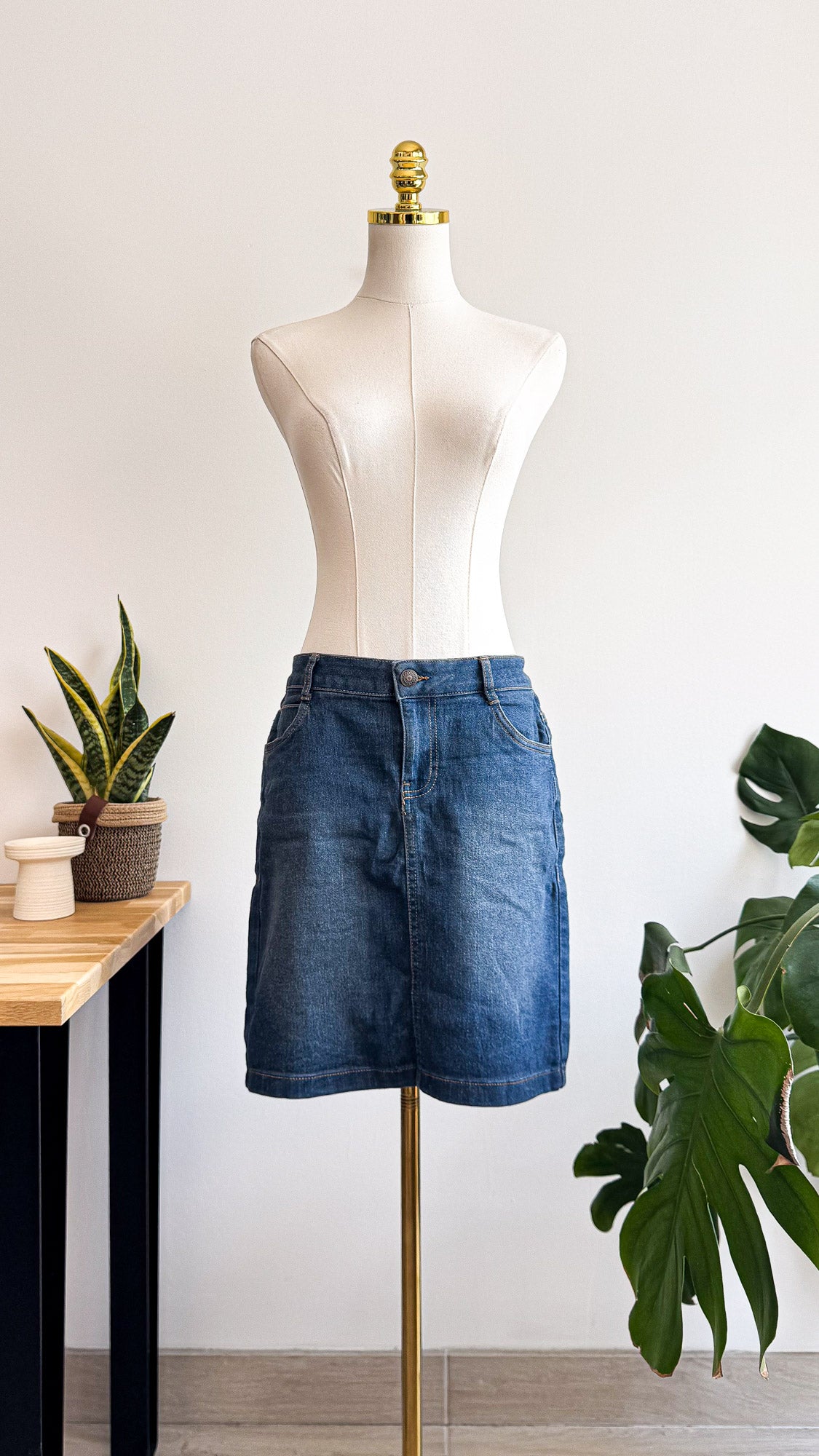 Jupe jean bleue coupe droite classique 38 - In Extenso