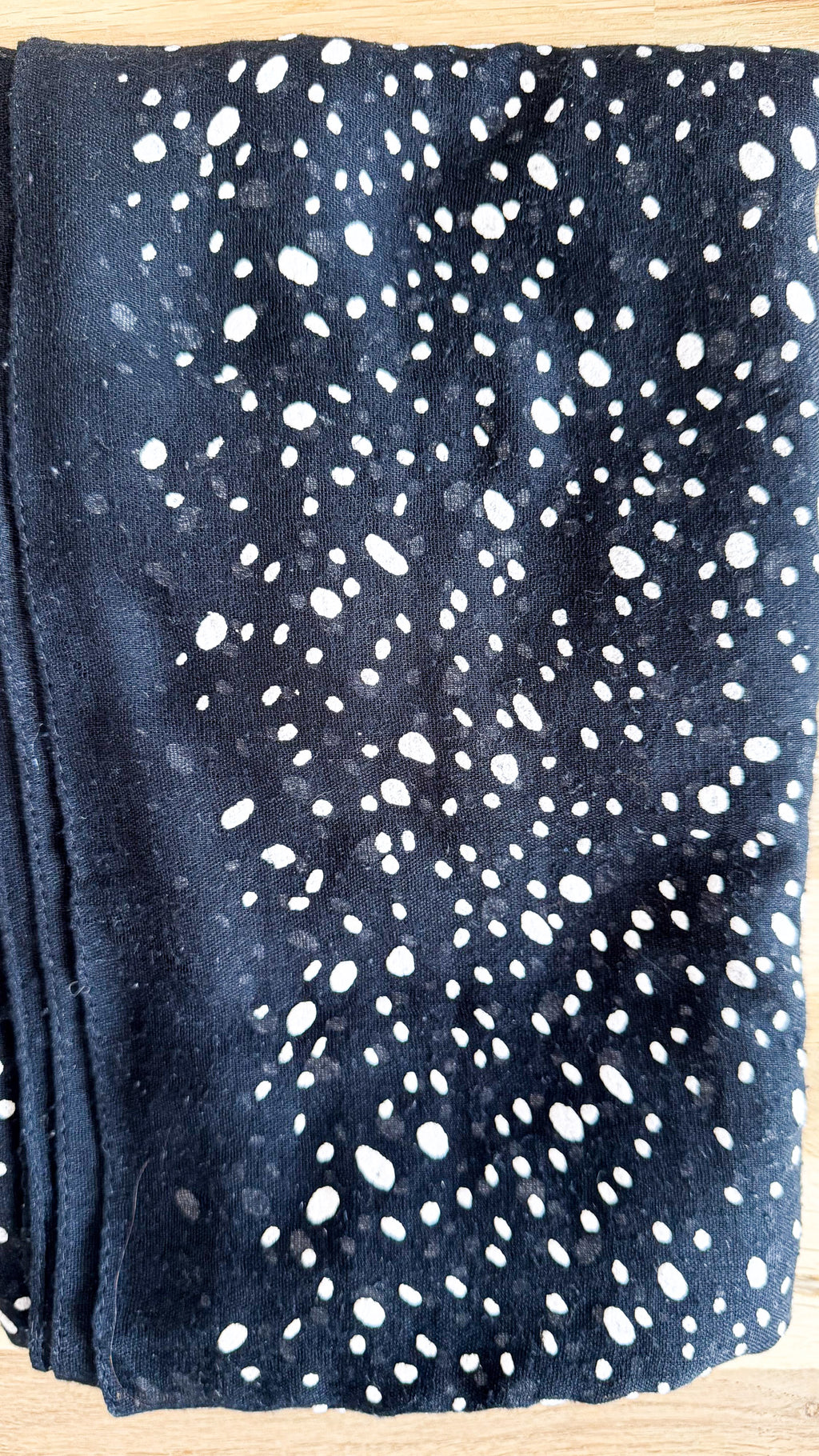 Foulard noir à pois blancs léger transparent femme