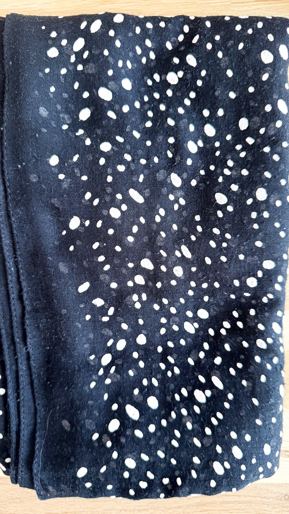 Foulard noir à pois blancs léger transparent femme