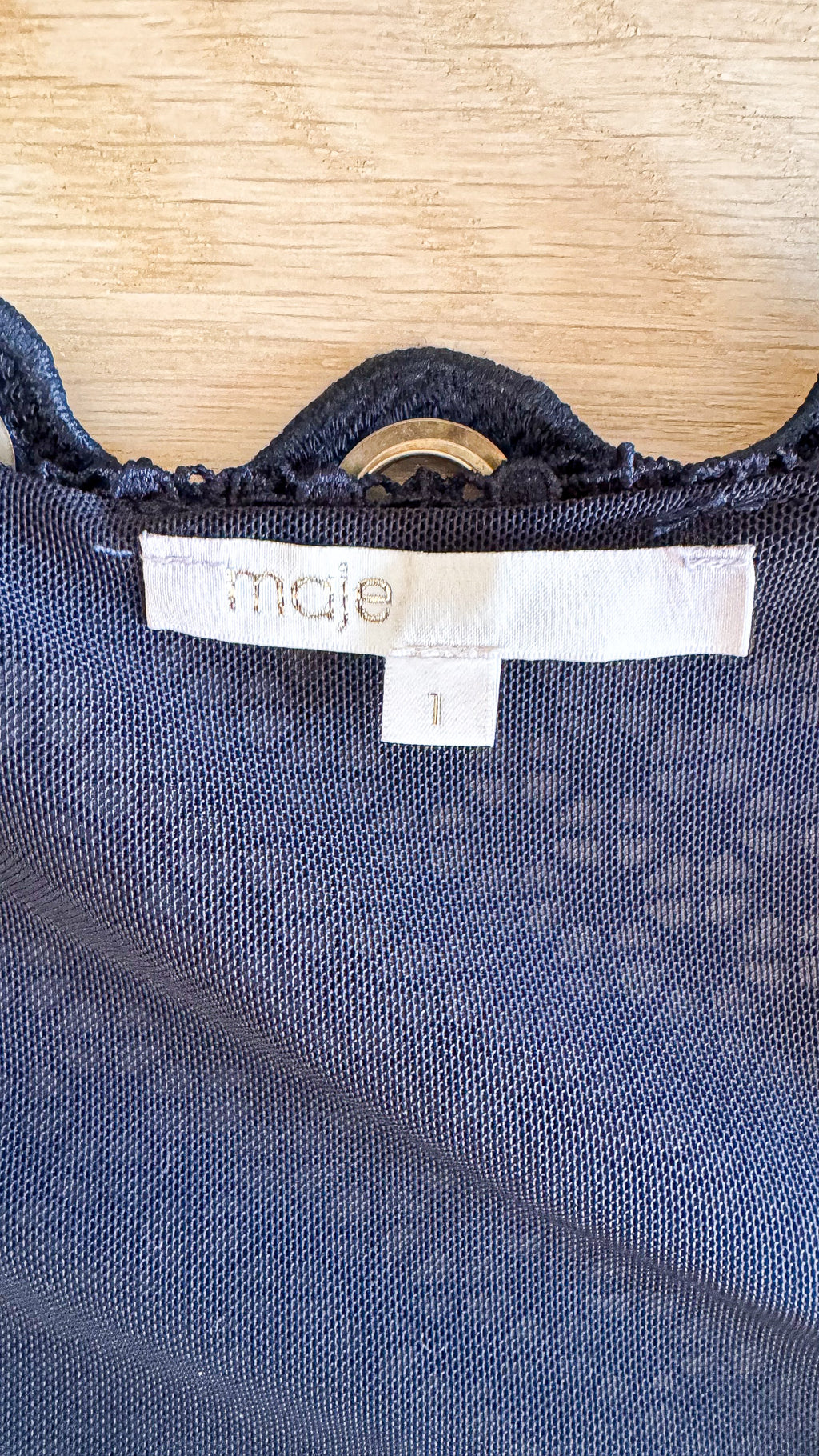 Boléro Maje noir dentelle guipure œillets dorés taille 1