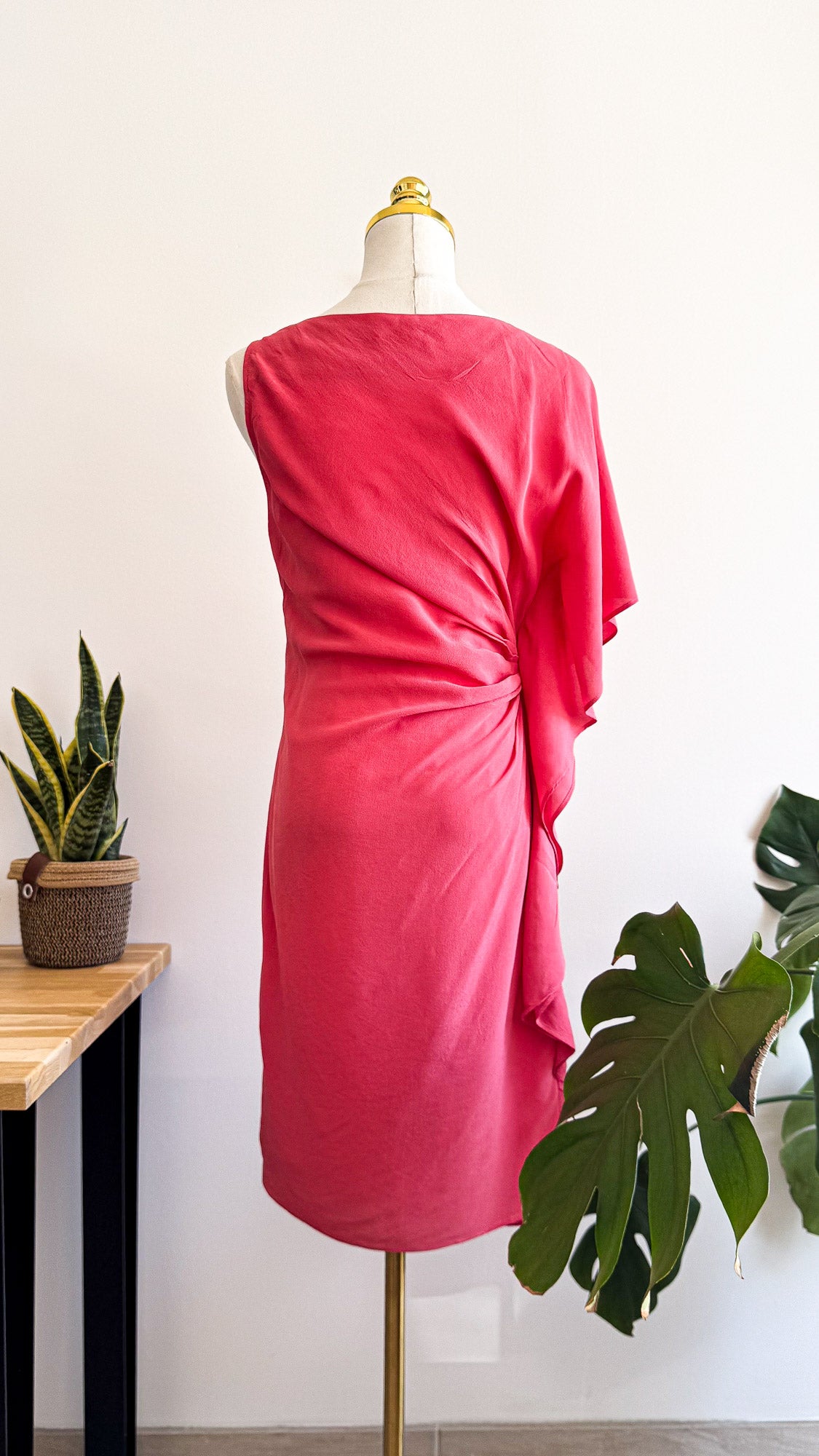 Robe fuchsia Maje drapée asymétrique taille 1 très bon état