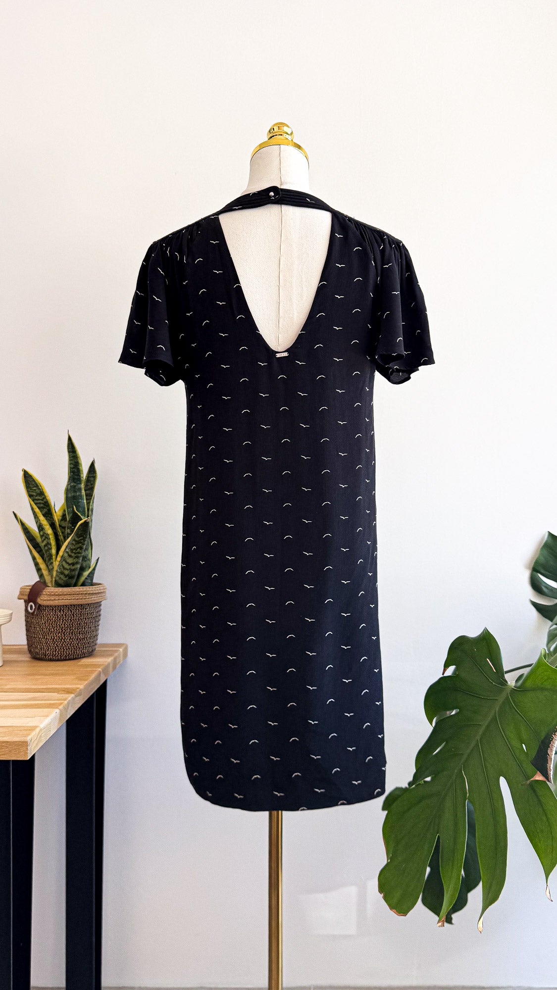 Robe IKKS femme noire 100% soie taille 36 dos ouvert très bon état