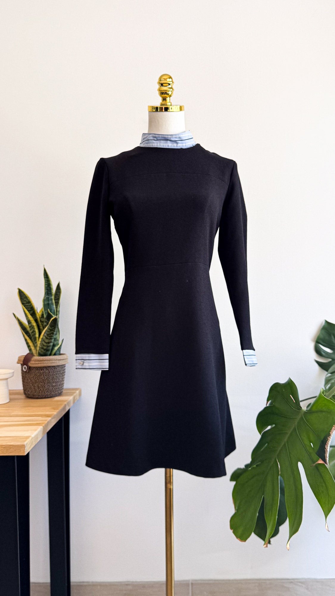 Robe Sandro noire col chemise bleu rayé taille 36 très bon état