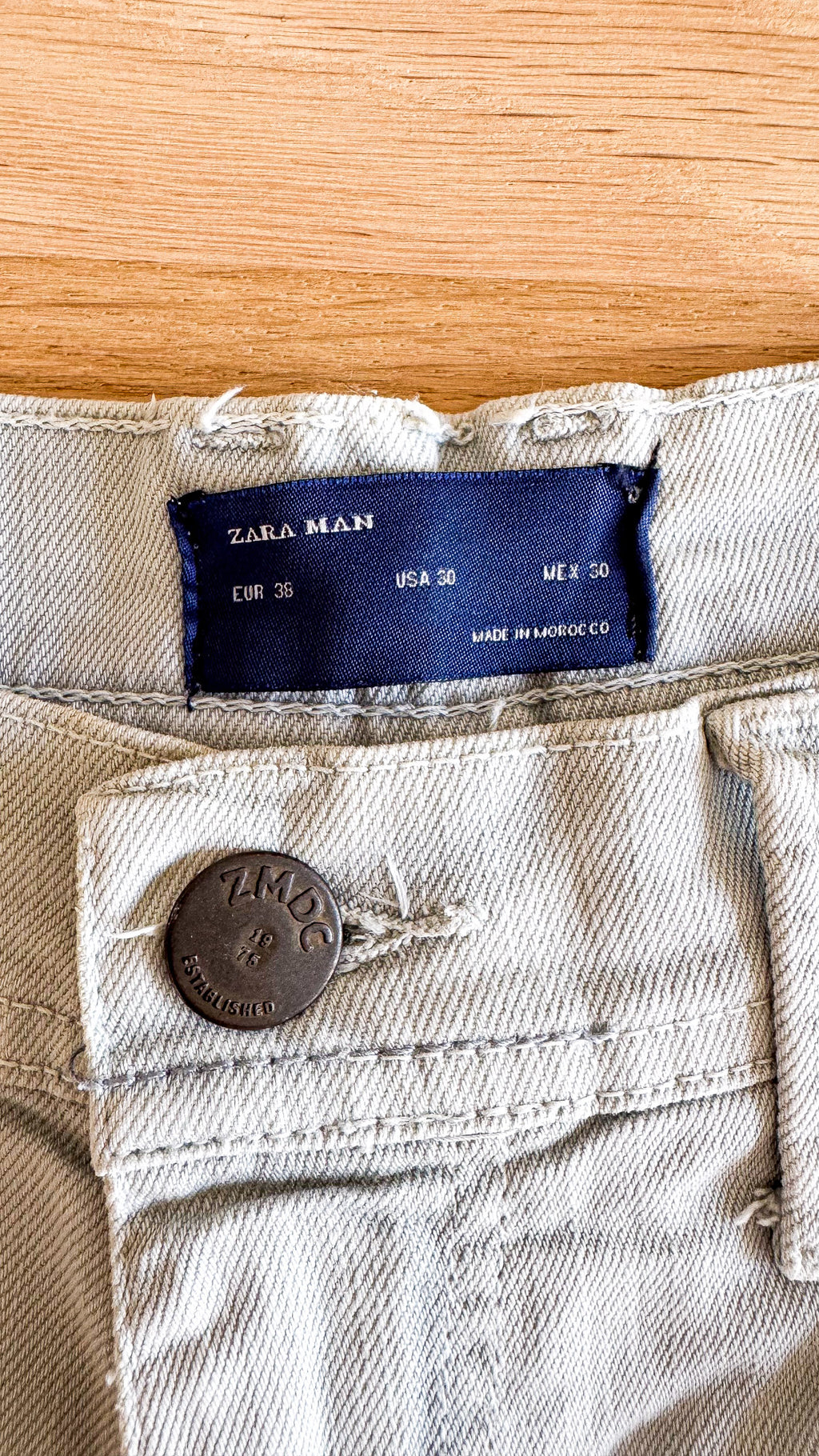 Short jean homme Zara Man taille 38 gris clair délavé bermuda