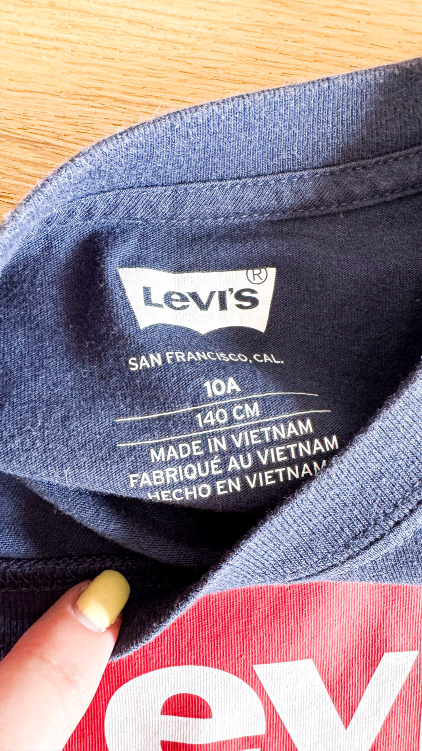T-shirt bleu marine logo batwing rouge 10 ans - Levi's