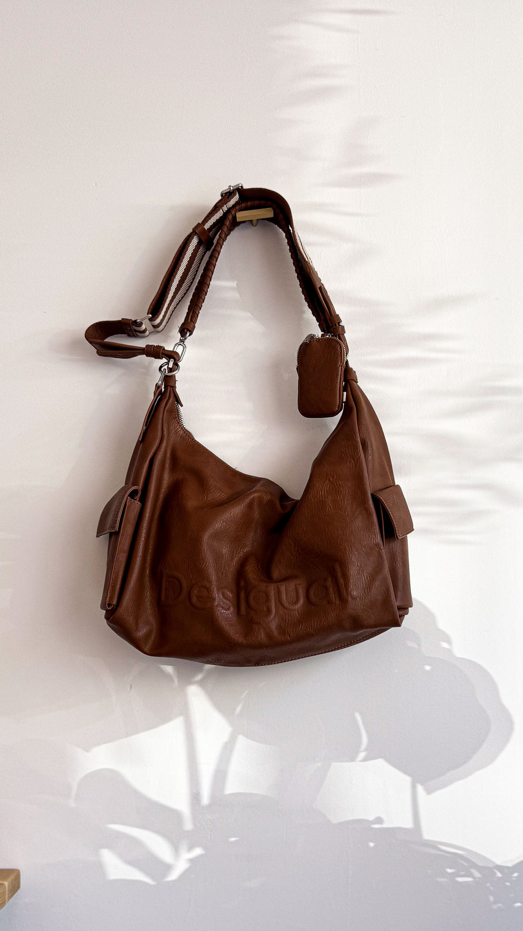 Sac hobo camel logo embossé neuf - Desigual