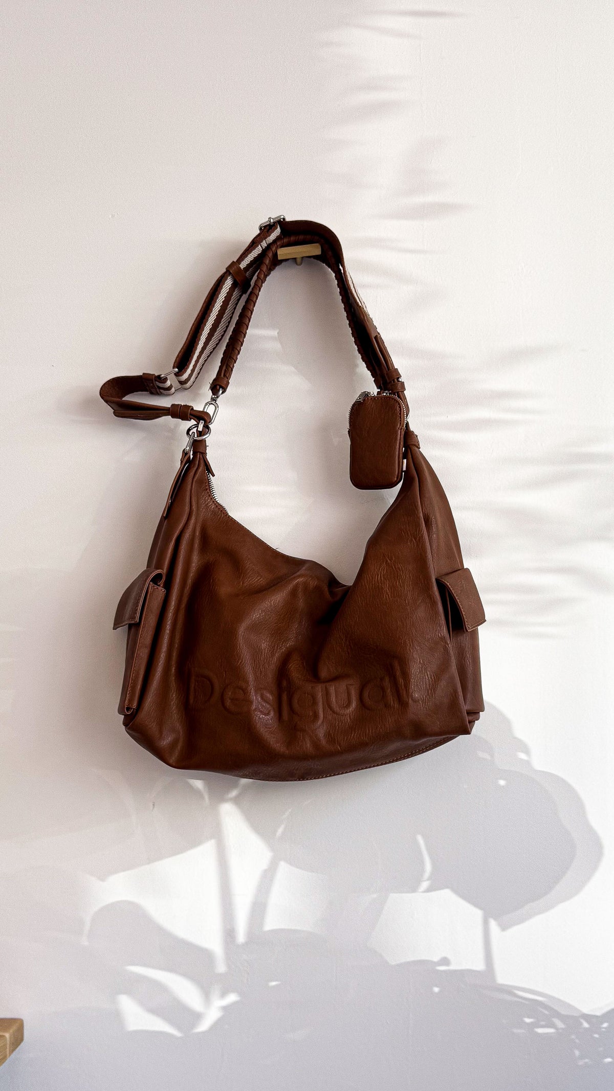 Sac hobo camel logo embossé neuf - Desigual
