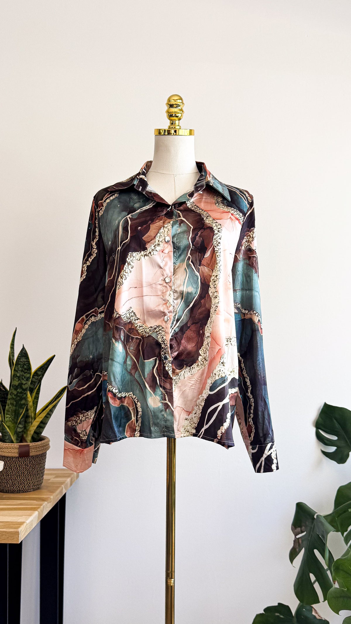 Chemise satinée imprimé marbre multicolore taille M