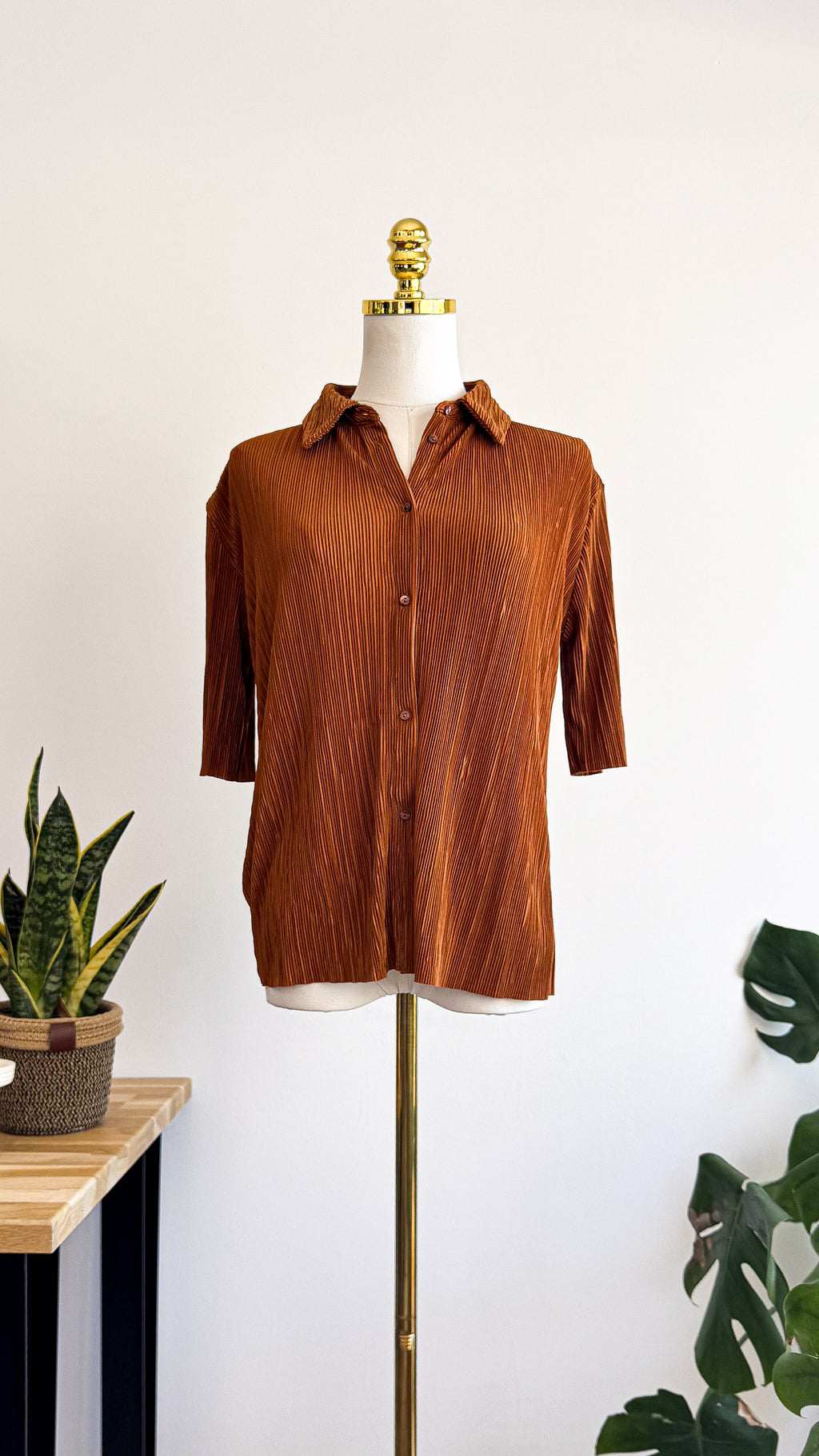Chemise plissée Mango marron caramel manches courtes taille S