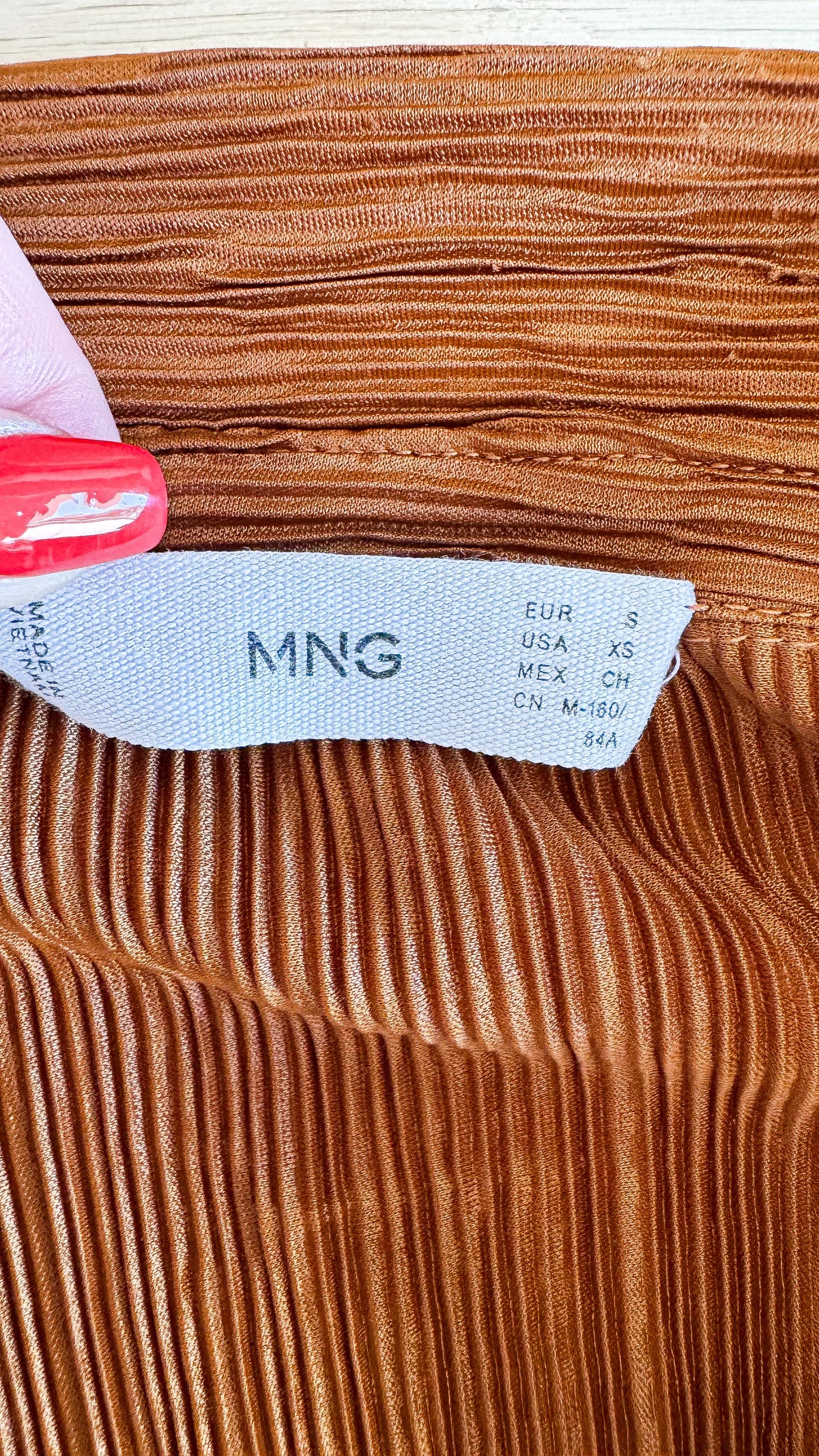 Chemise plissée Mango marron caramel manches courtes taille S
