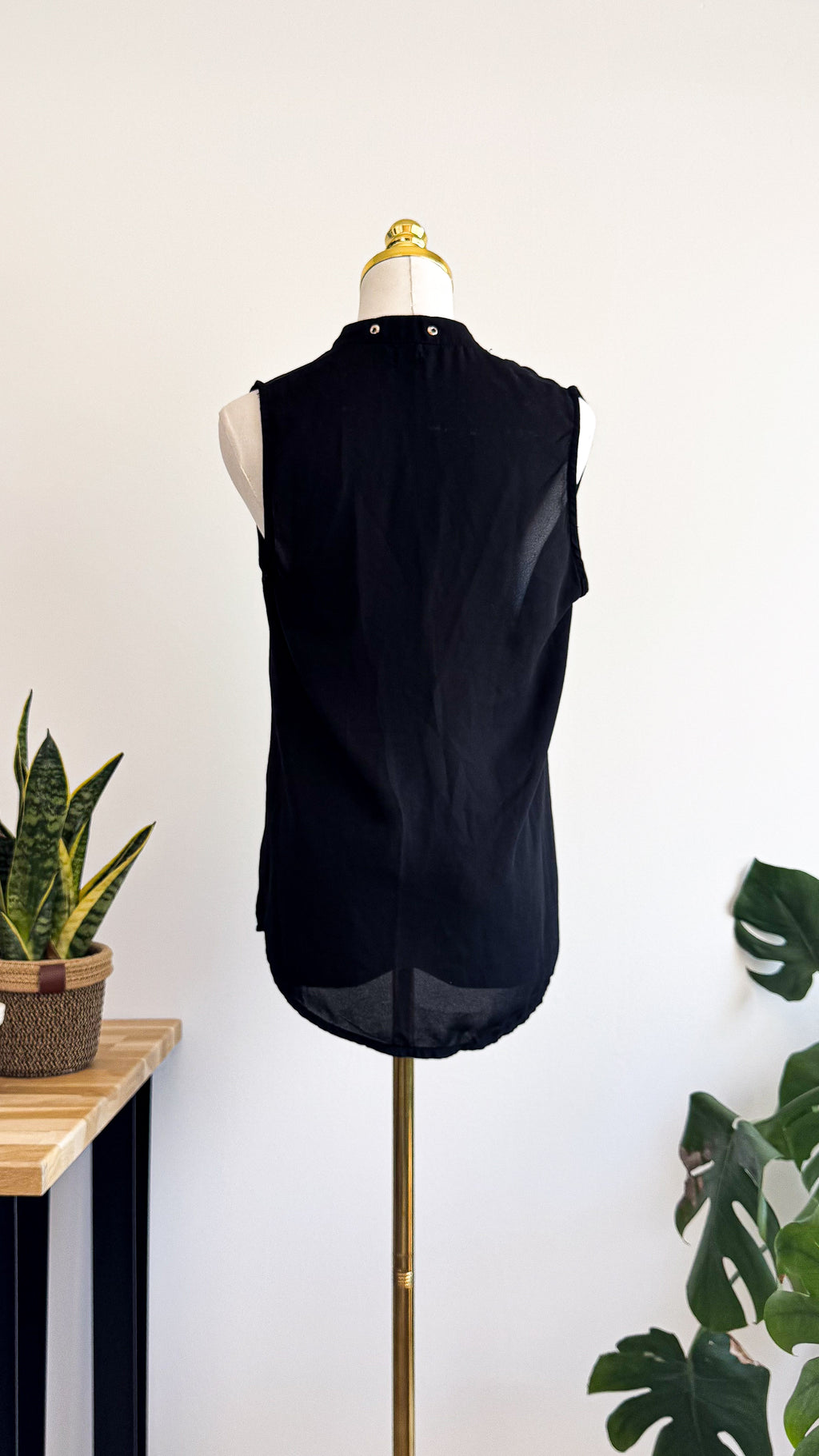 Blouse noire fluide sans manches Klotes taille S/M