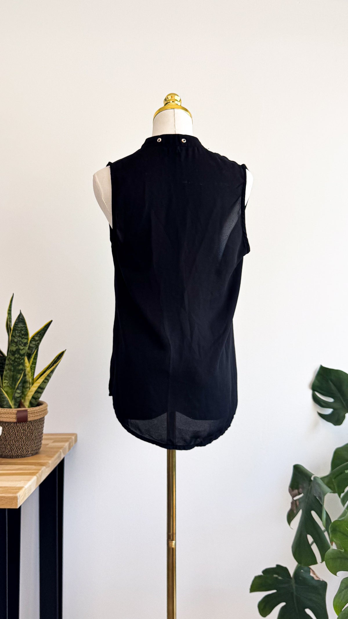 Blouse noire fluide sans manches Klotes taille S/M