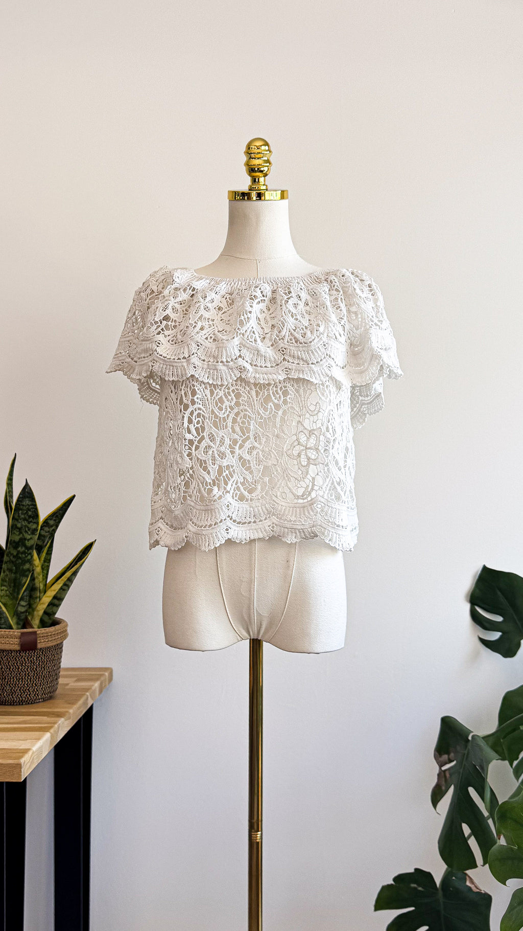 Top dentelle blanc épaules dénudées R&F taille S/M bohème