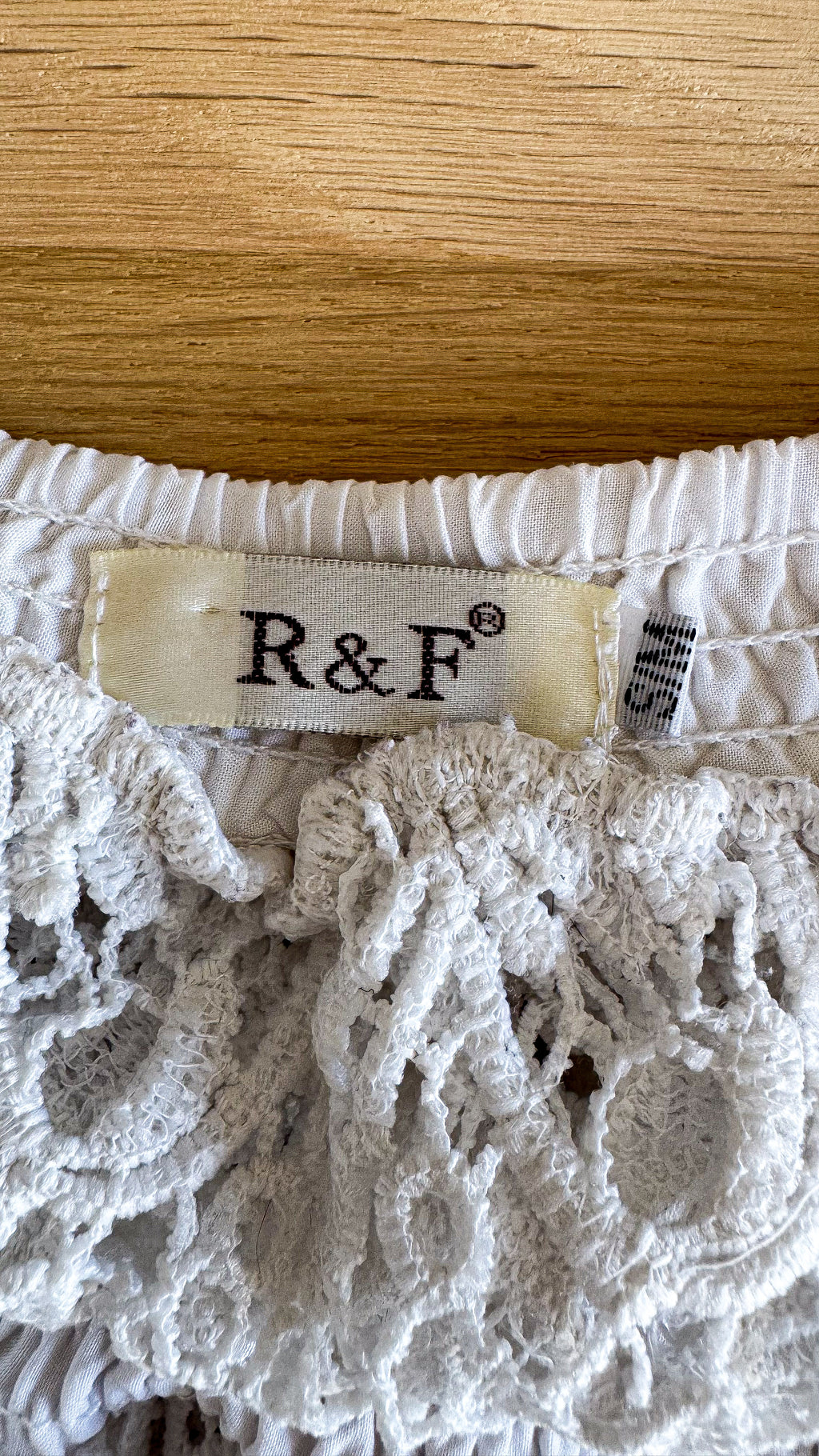 Top dentelle blanc épaules dénudées R&F taille S/M bohème