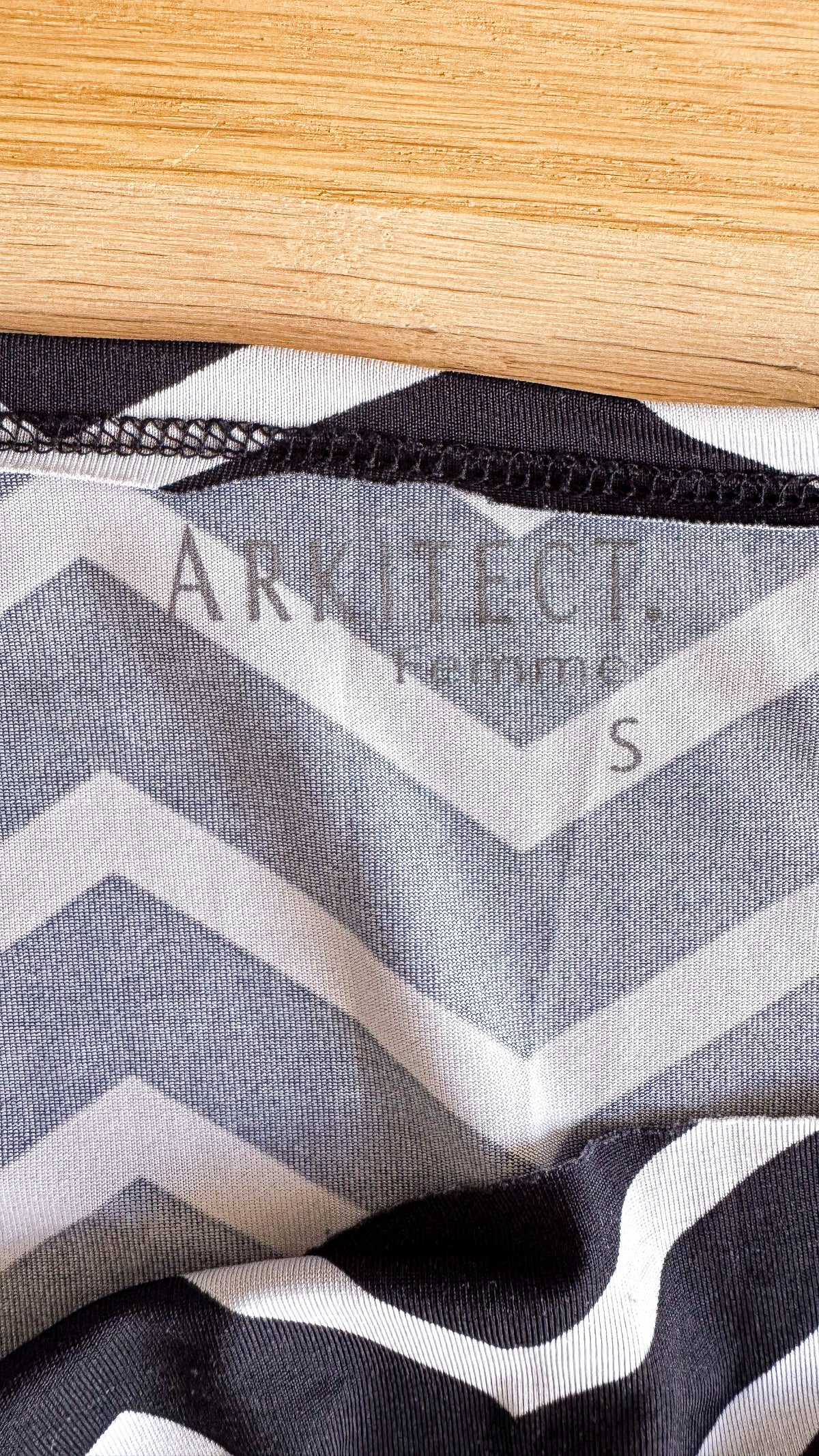 Débardeur Arkitect noir blanc zigzag col drapé taille S