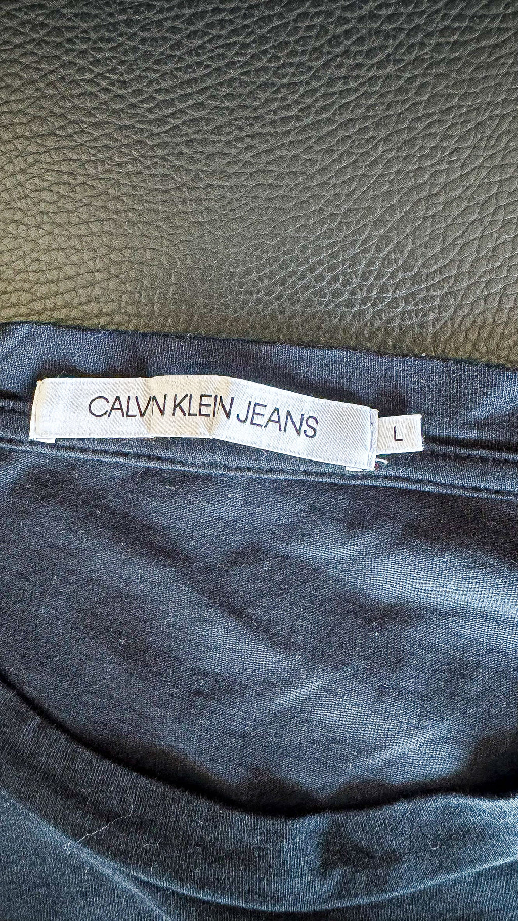 T-shirt Calvin Klein noir logo oversize coton taille L