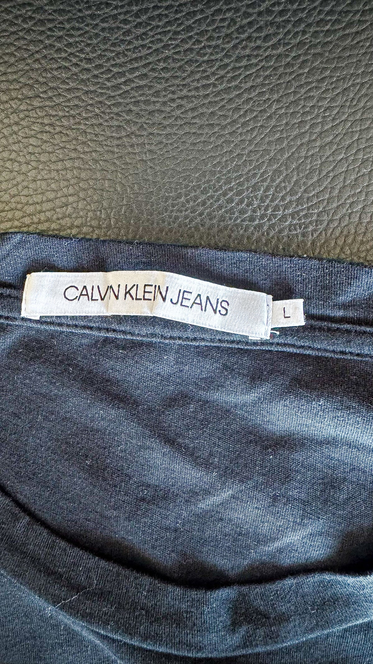 T-shirt Calvin Klein noir logo oversize coton taille L