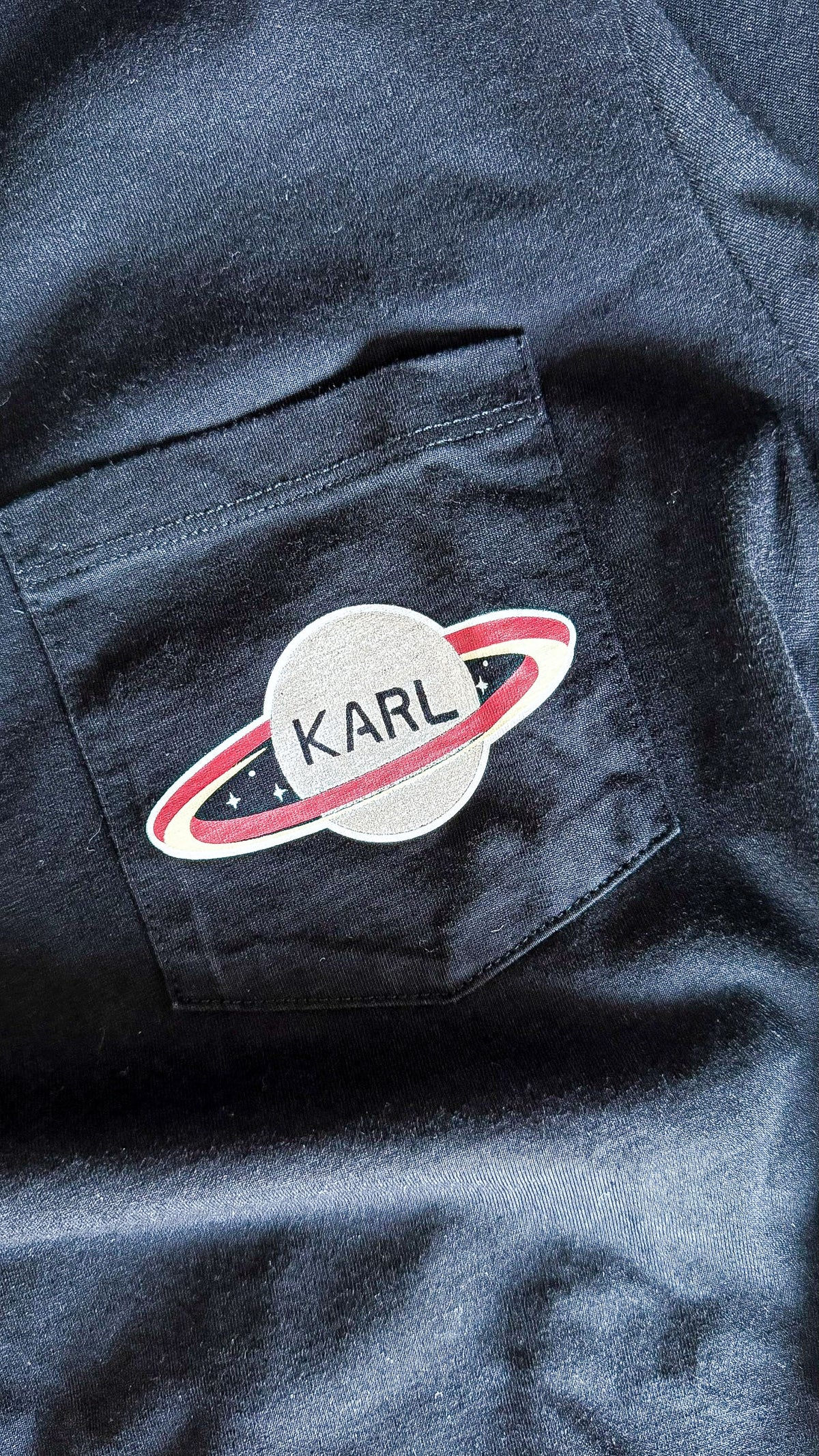 T-shirt Karl Lagerfeld noir logo poche imprimé coton taille L