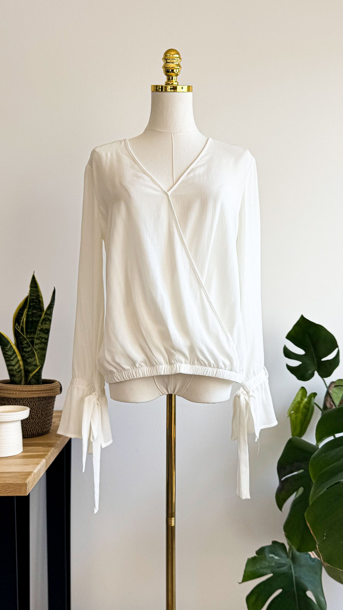 Blouse Benetton blanche fluide décolleté V manches volantées taille S