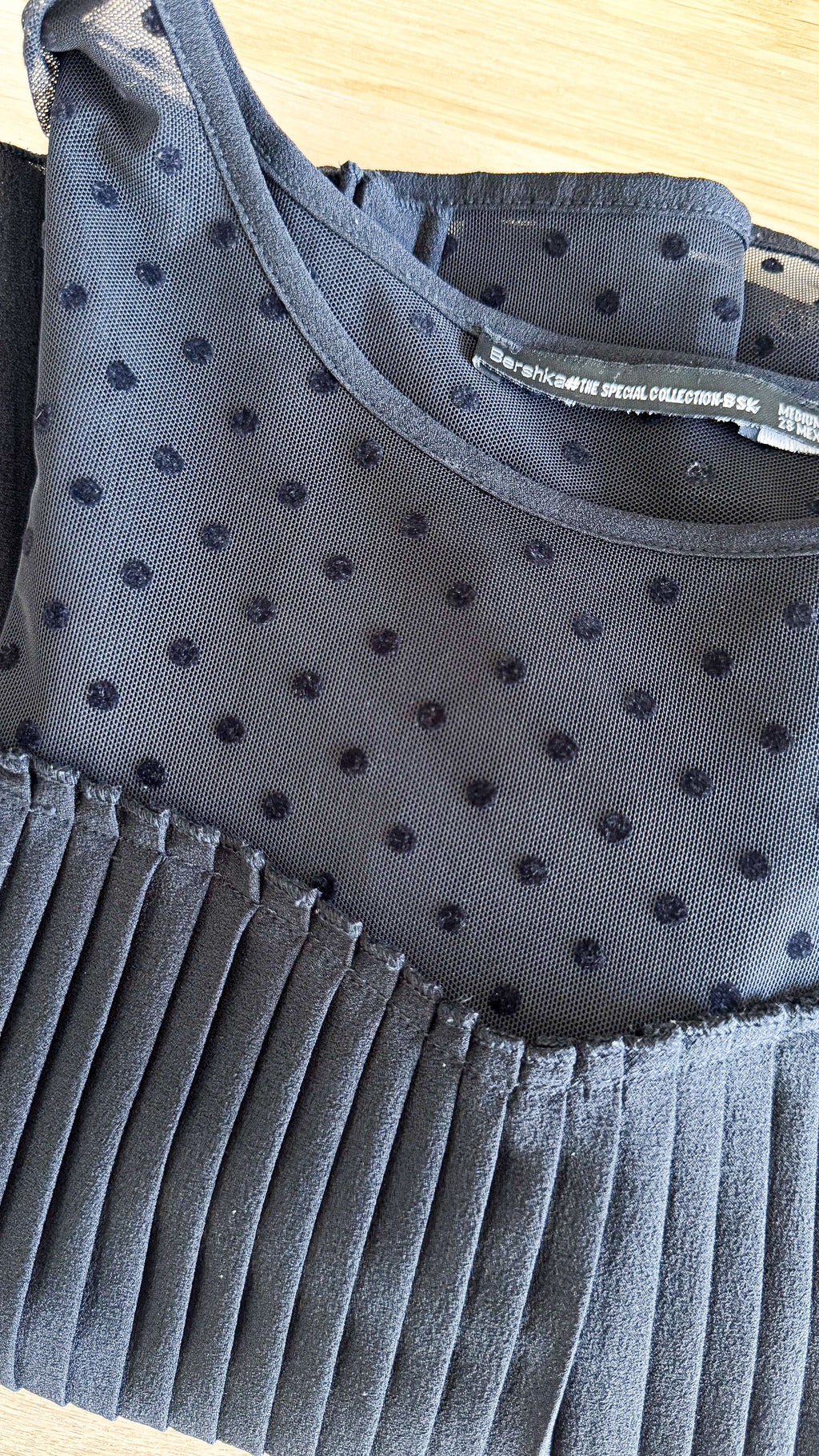 Blouse Bershka noire plumetis plissée manches transparentes taille M