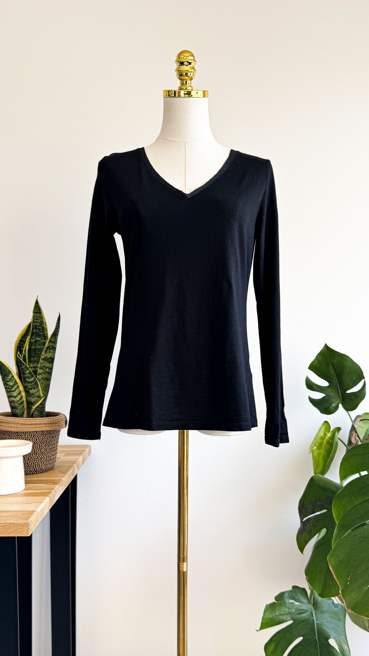 Top Camaïeu noir basique col V manches longues taille M