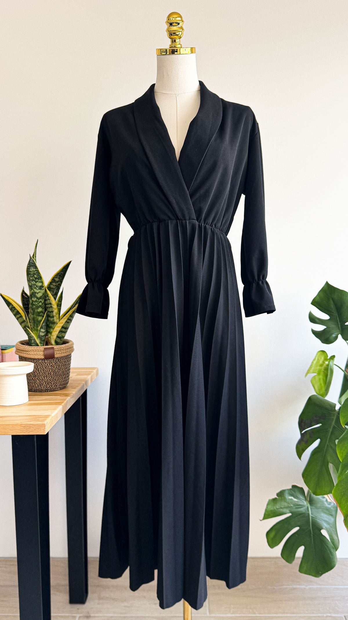 Robe longue cache-cœur plissée M - Cloothes