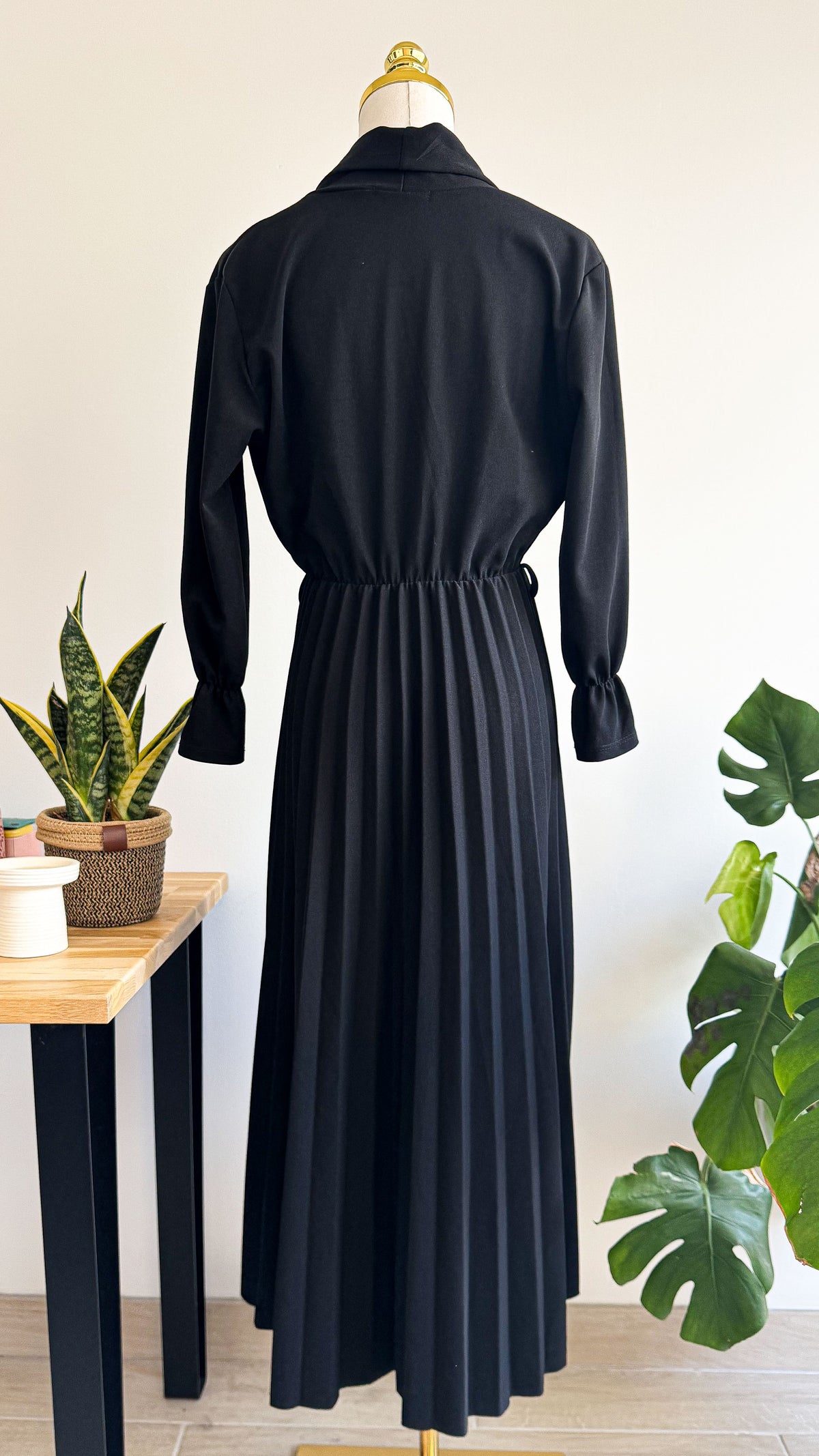 Robe longue cache-cœur plissée M - Cloothes