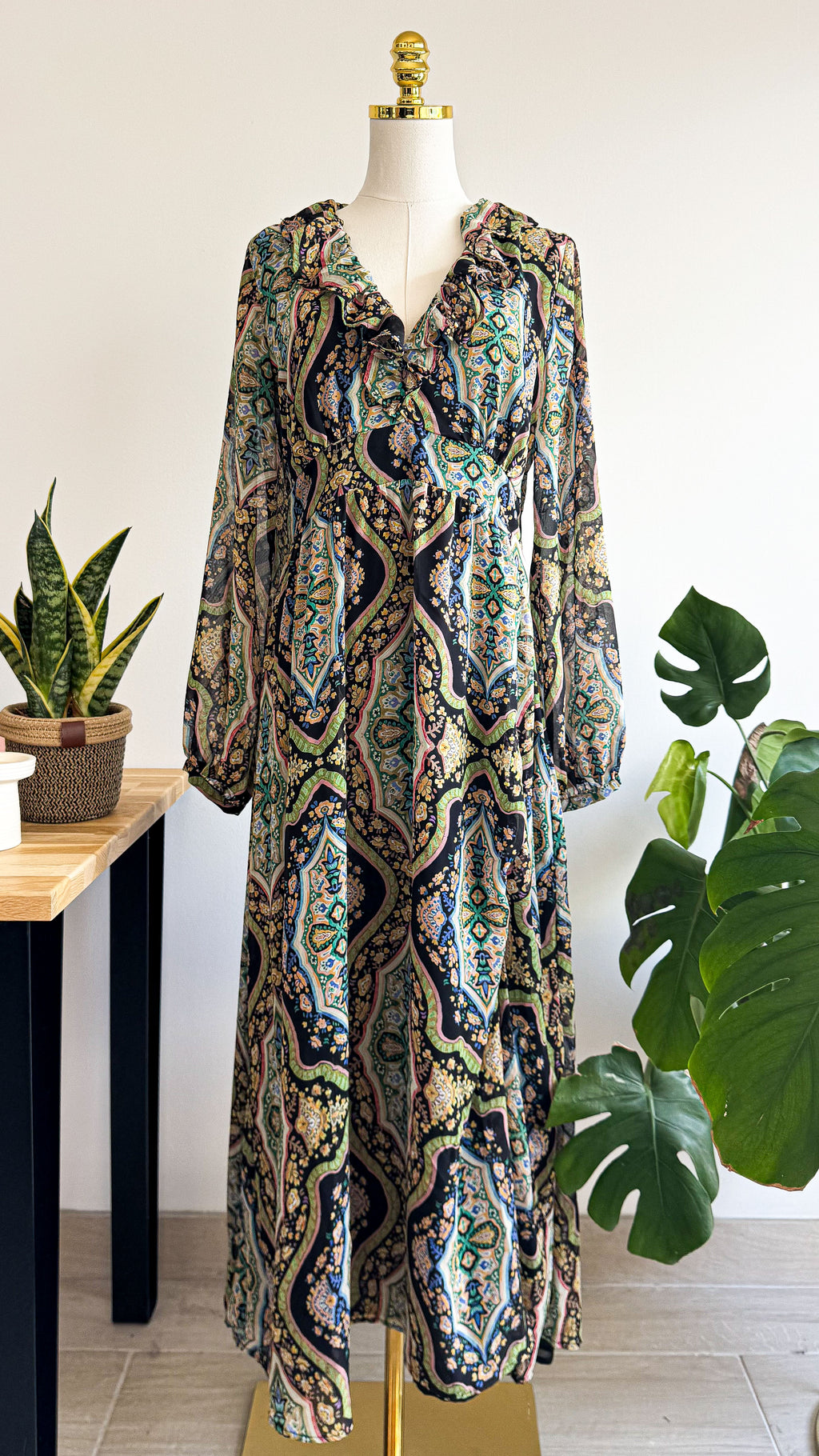 Robe longue motif cachemire col volanté M - Mango