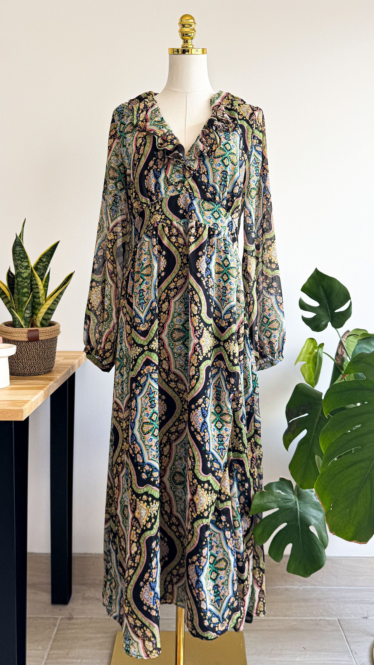Robe longue motif cachemire col volanté M - Mango