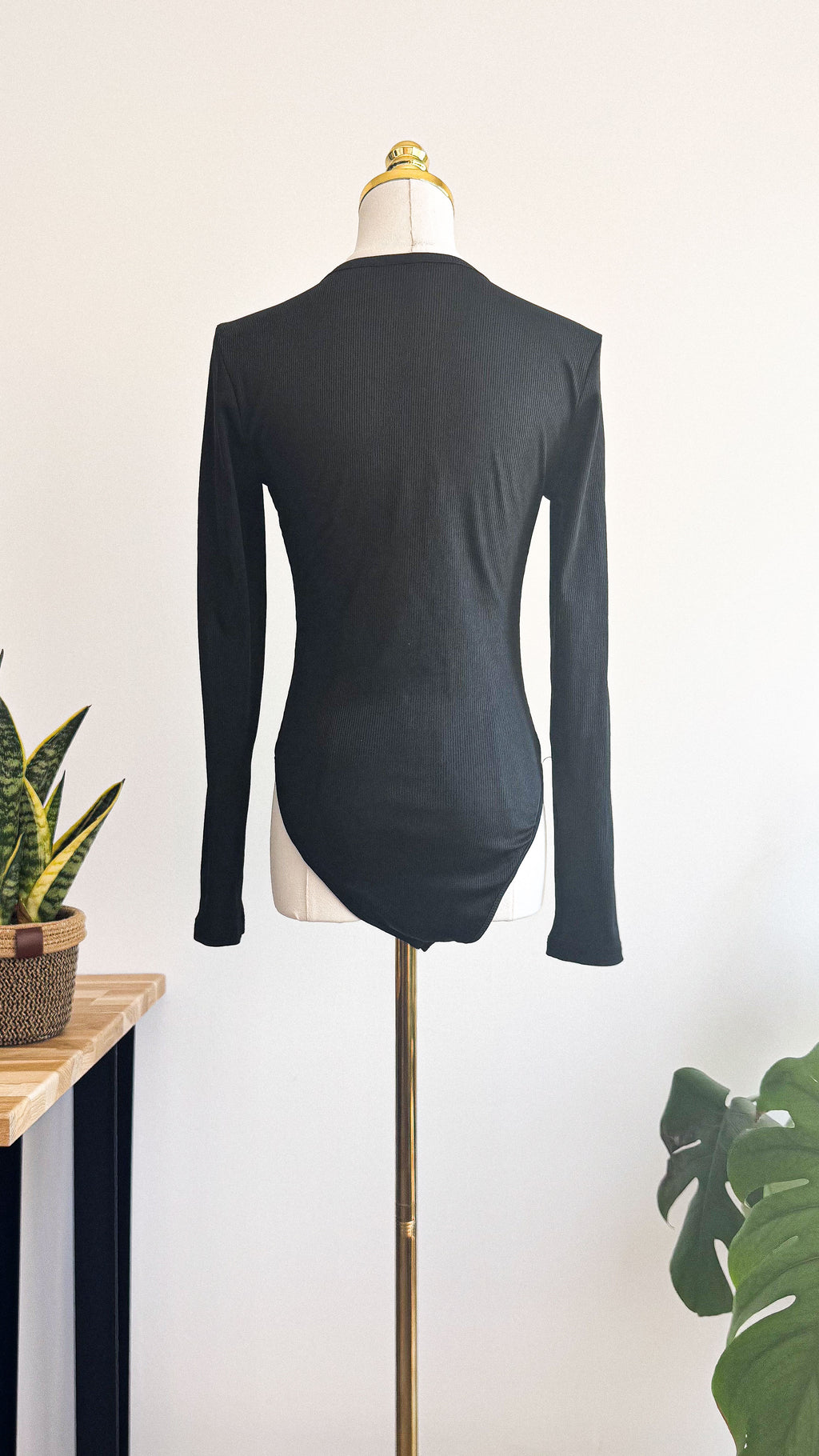 Body noir manches longues col V basique ajusté Shein taille M