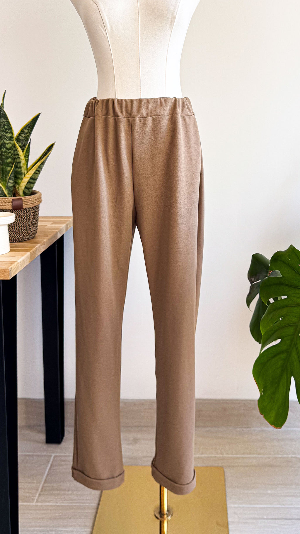 Pantalon fluide marron satiné M - Acquamarina