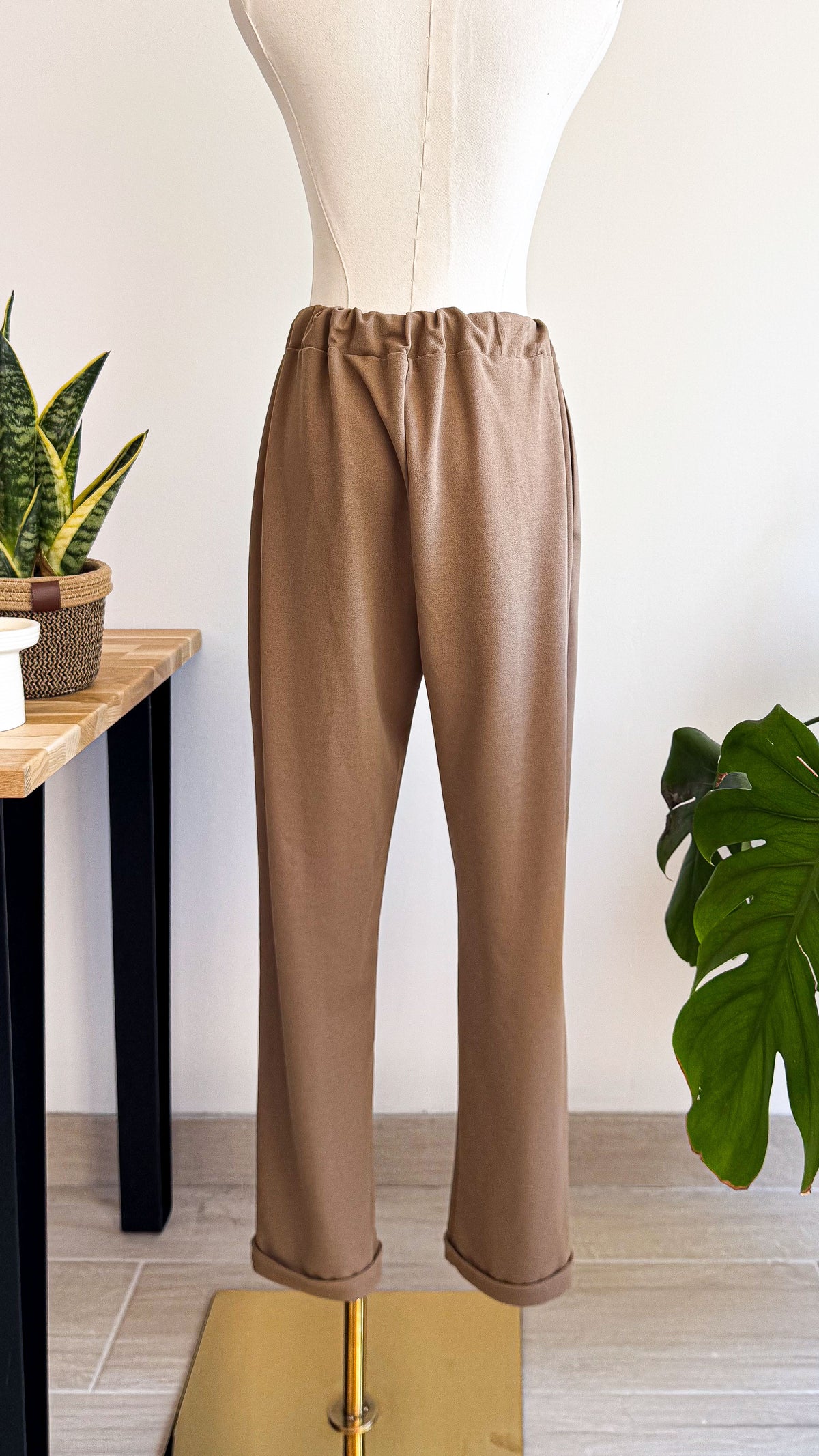 Pantalon fluide marron satiné M - Acquamarina