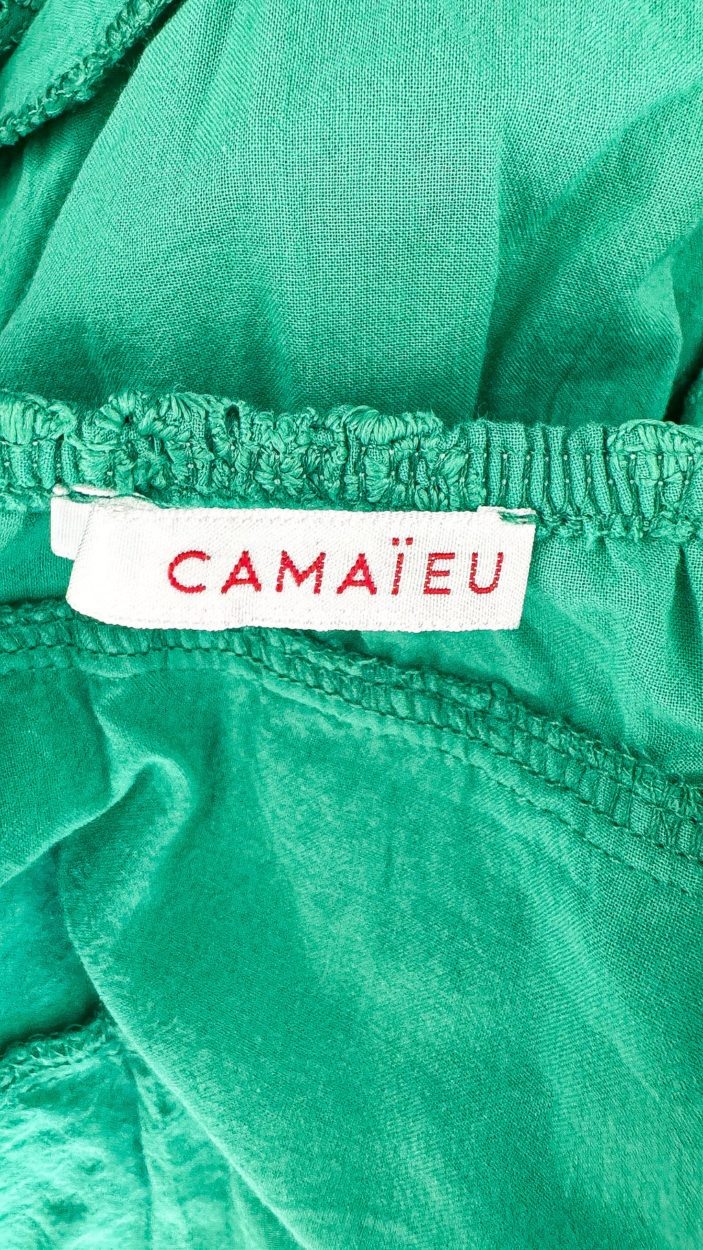Top court Camaïeu vert broderie anglaise volants été taille M/L