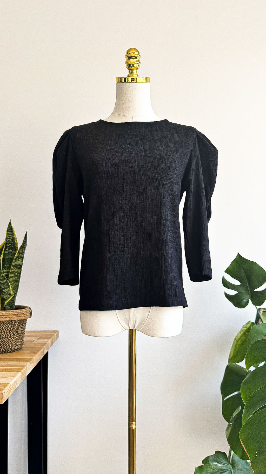 Blouse Mango noire texturée manches 3/4 bouffantes taille S